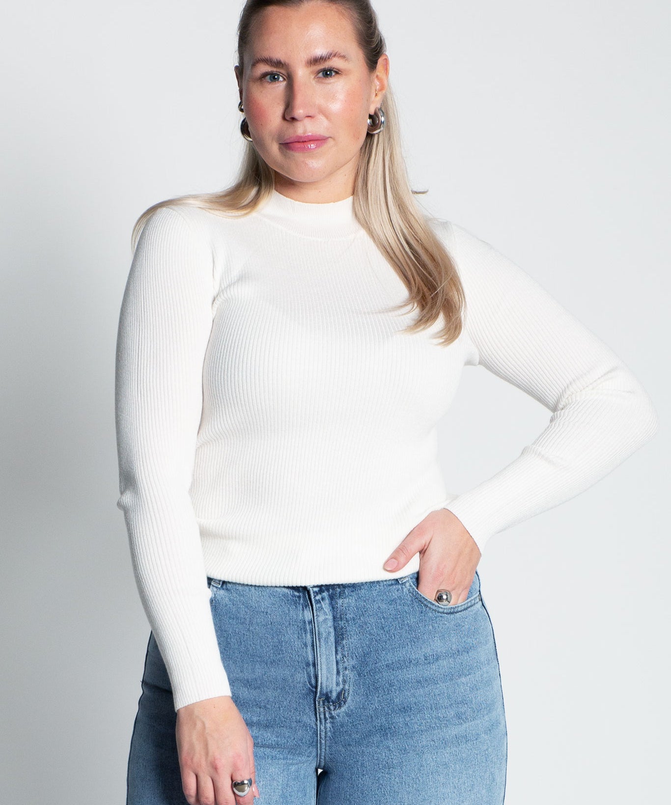 Glitzerndes Langarmshirt mit Turtle Neck Weiß von vorne