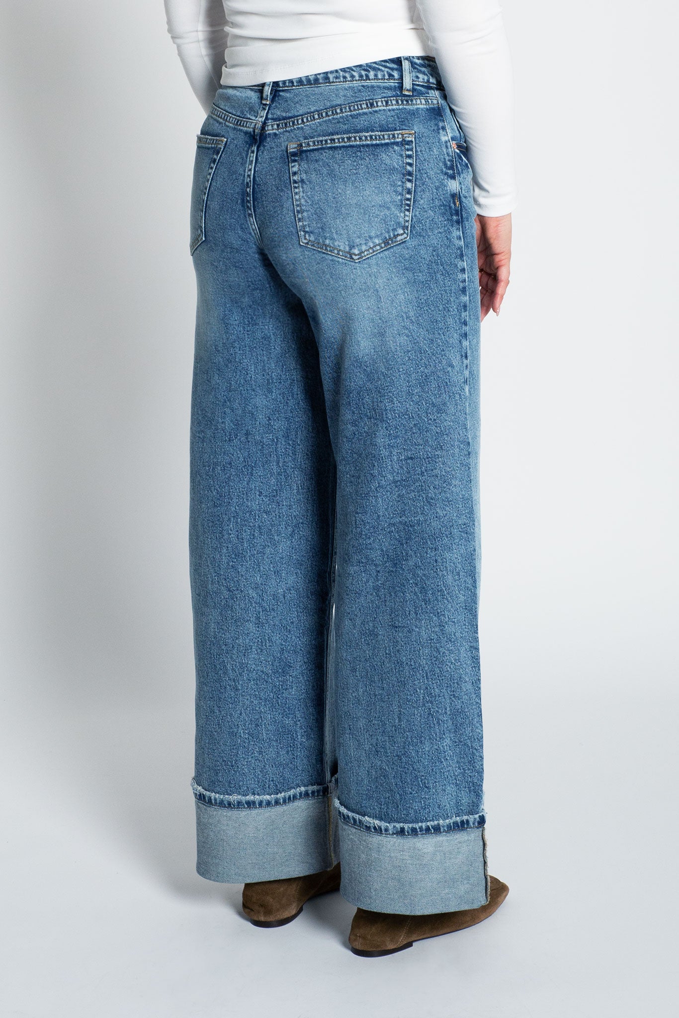 Jeans High Waisted Wide Leg mit umgeschlagenem Saumen Blau von hinten