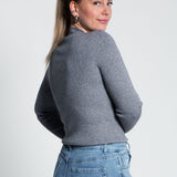 Glitzerndes Langarmshirt mit Turtle Neck Grau von hinten