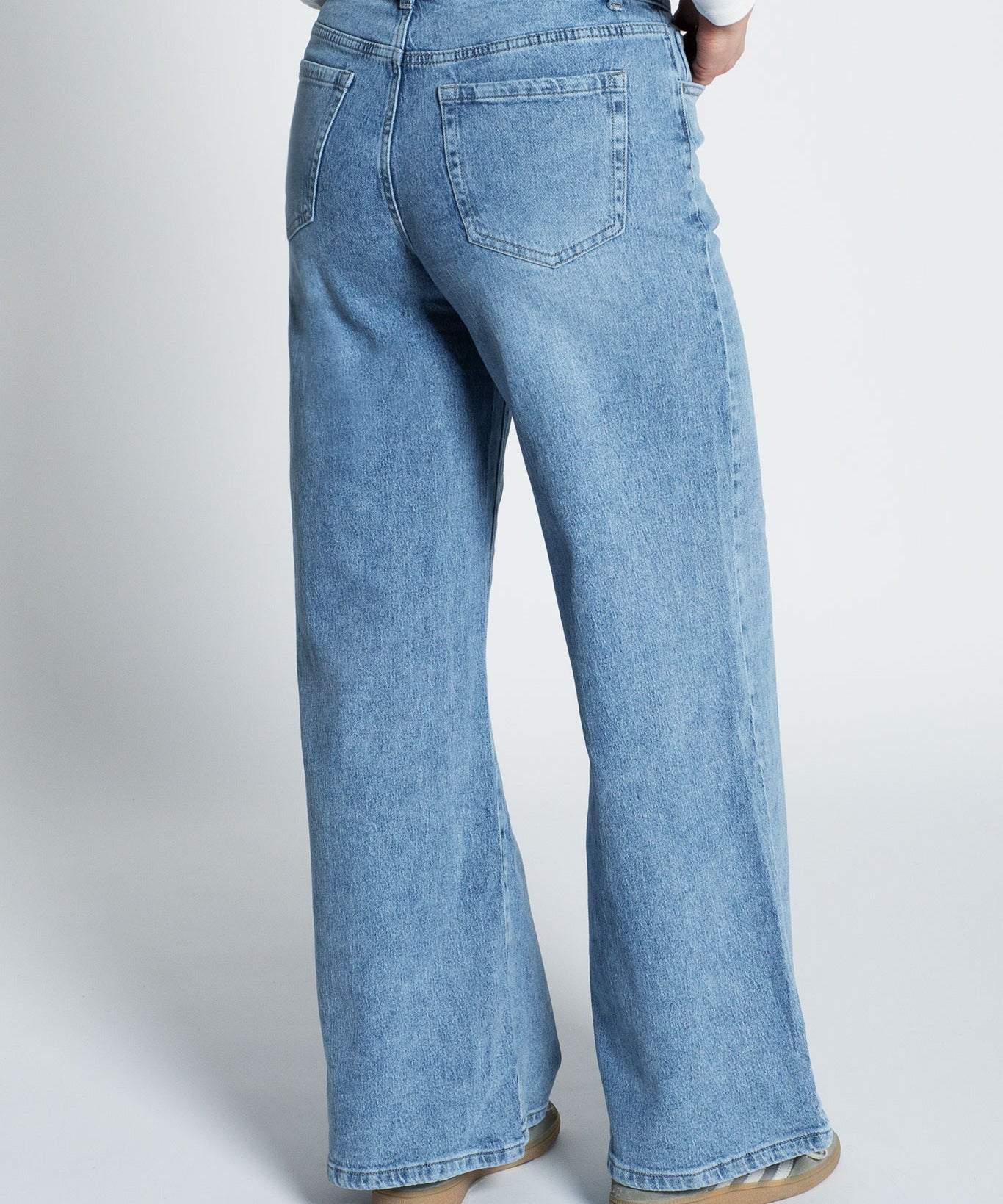 Jeans High Waisted Wide Leg Hellblau von hinten