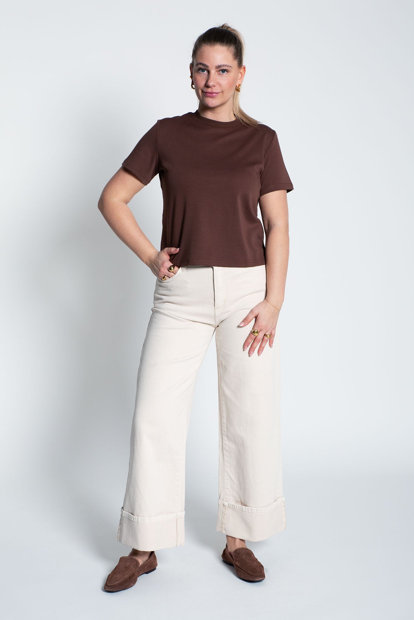 T-Shirt Mittellang Dunkelbraun Ganzkörper