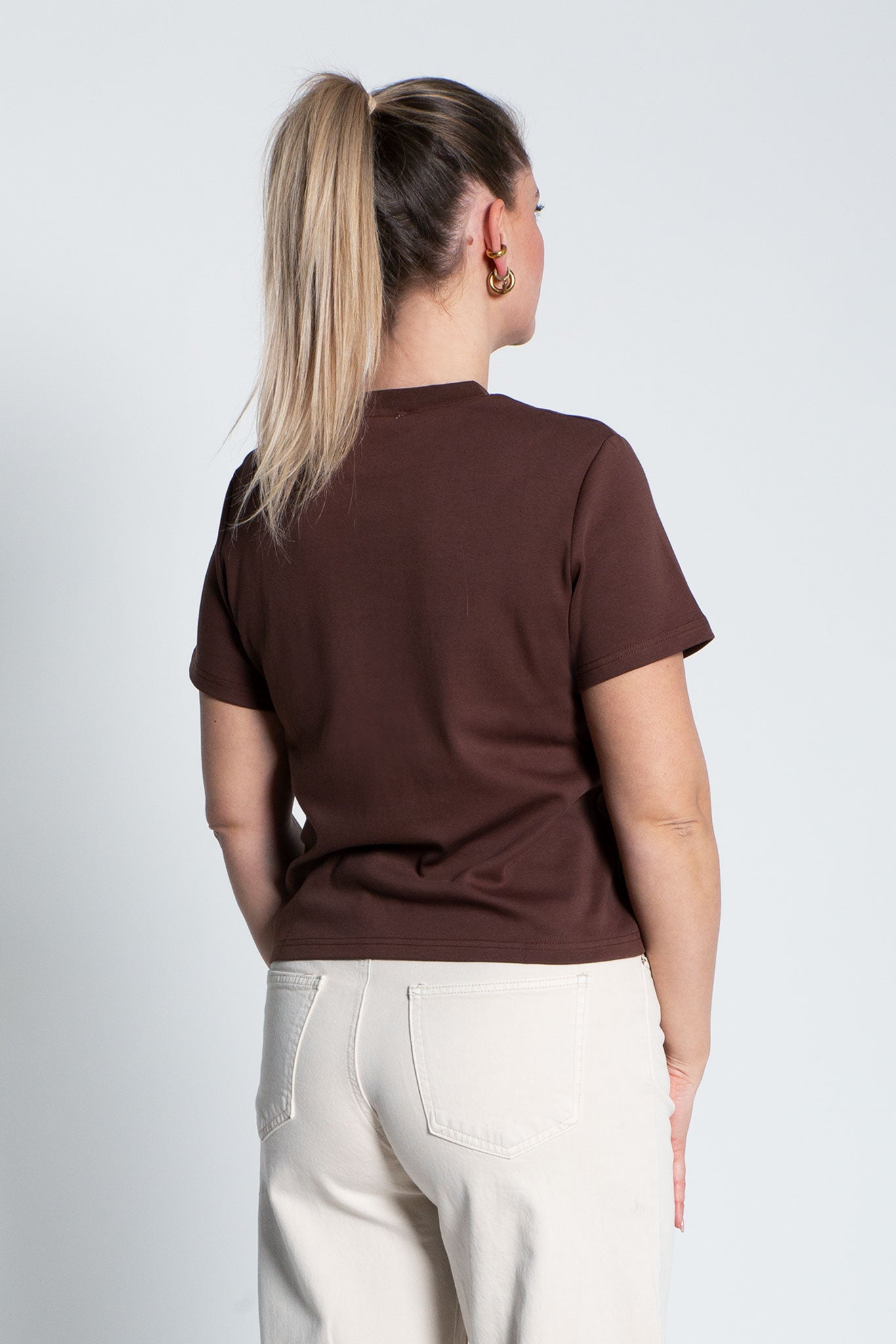 T-Shirt Mittellang Dunkelbraun von hinten