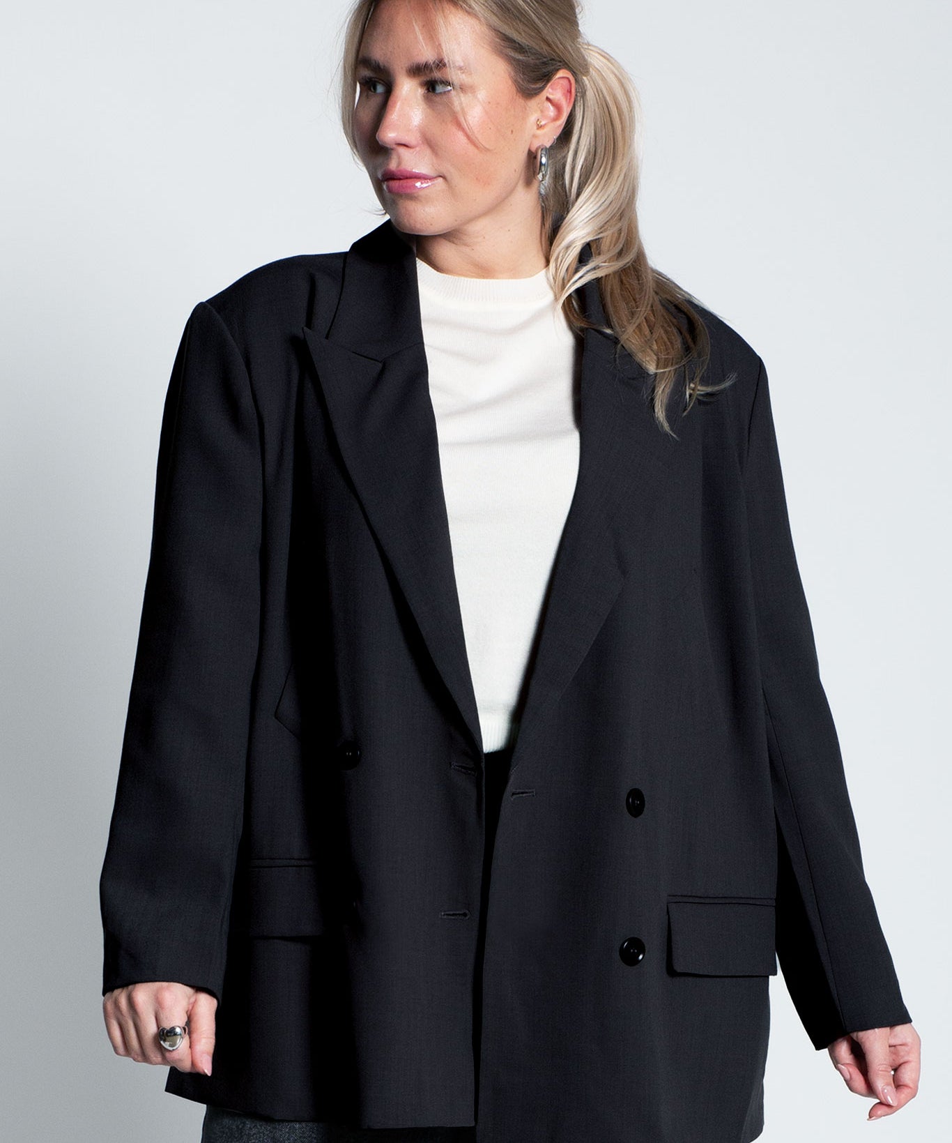 Blazer Oversized mit leichten Schulterpolstern Schwarz von vorne