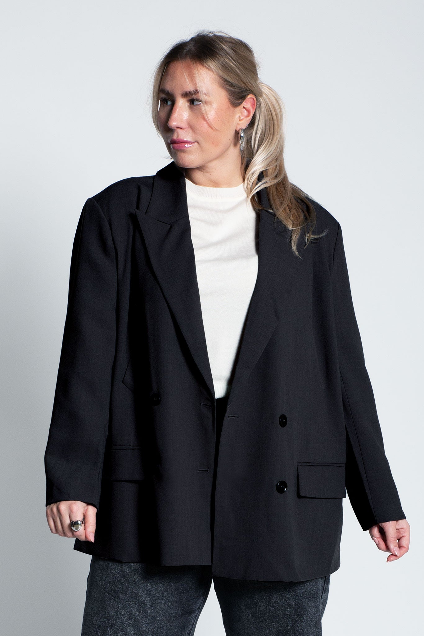 Blazer Oversized mit leichten Schulterpolstern Schwarz von vorne