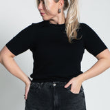 Leichtes Shirt mit kurzen Ärmeln Schwarz von vorne