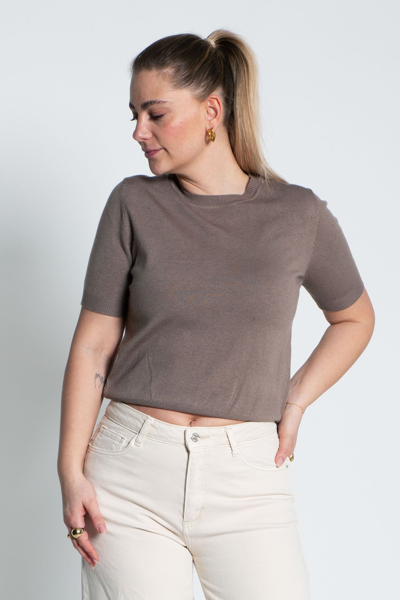 Leichtes Shirt mit kurzen Ärmeln Hellbraun von vorne