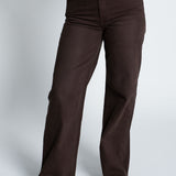 Jeans High Waisted Flare Fit Dunkelbraun von vorne