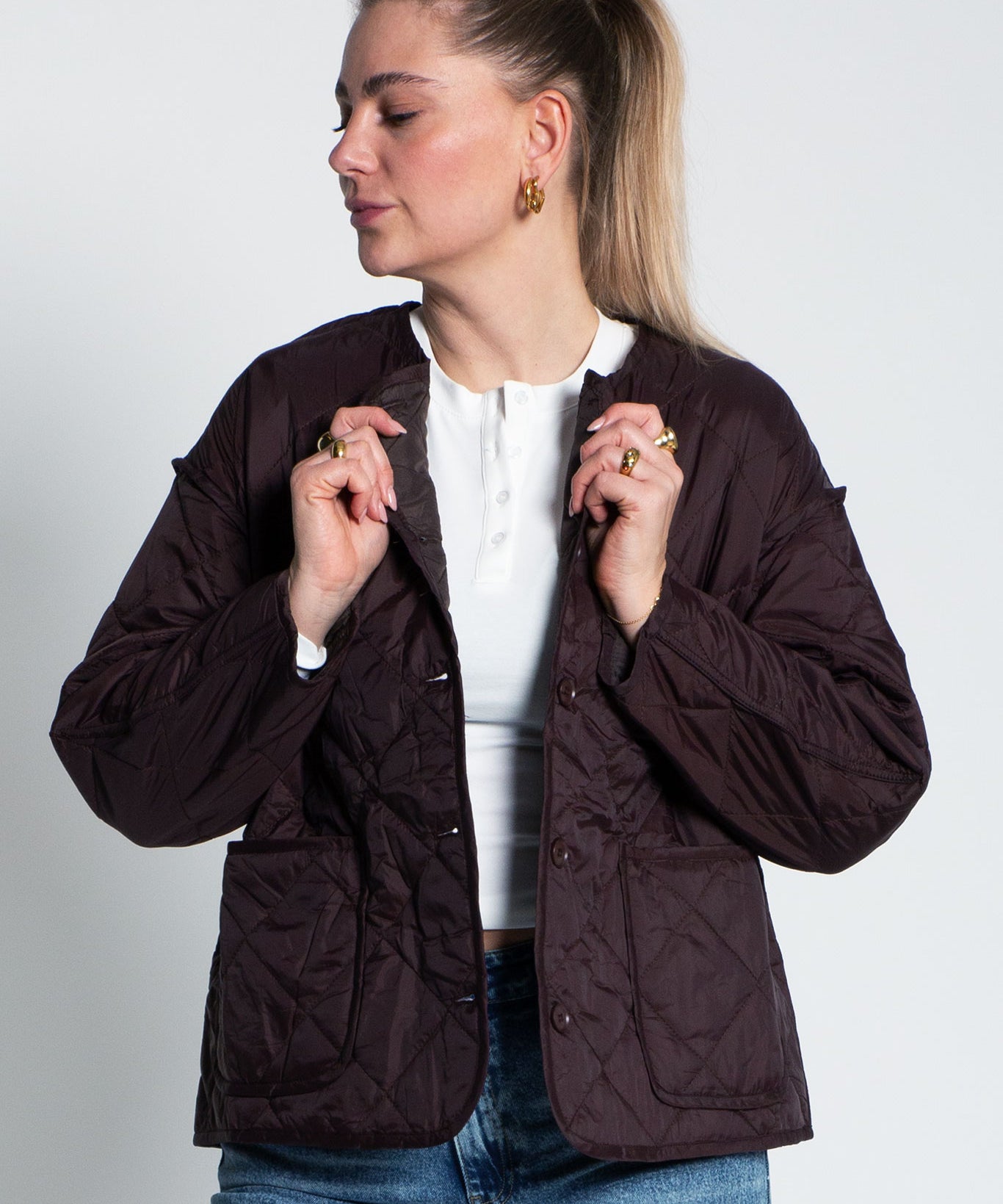 Steppjacke mit Knopfleiste Kastanienbraun von vorne