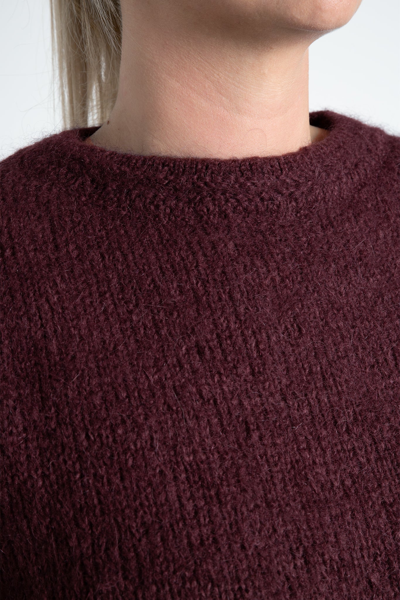 Strickpullover mit verspielten Detail am Kragen Burgundy Weinrot im Detail