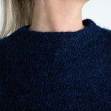 Strickpullover Oversized mit Rundhals Dunkelbraun im Detail