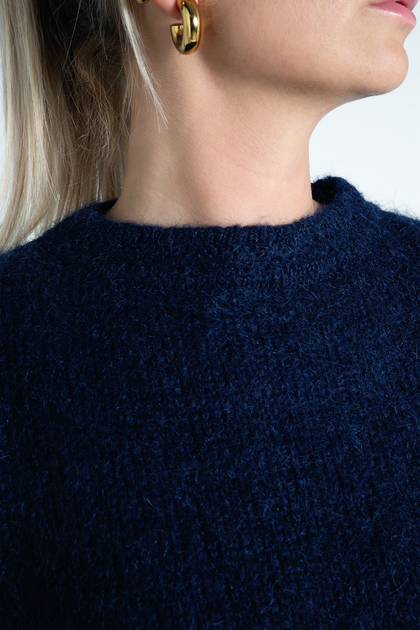 Strickpullover Oversized mit Rundhals Dunkelbraun im Detail