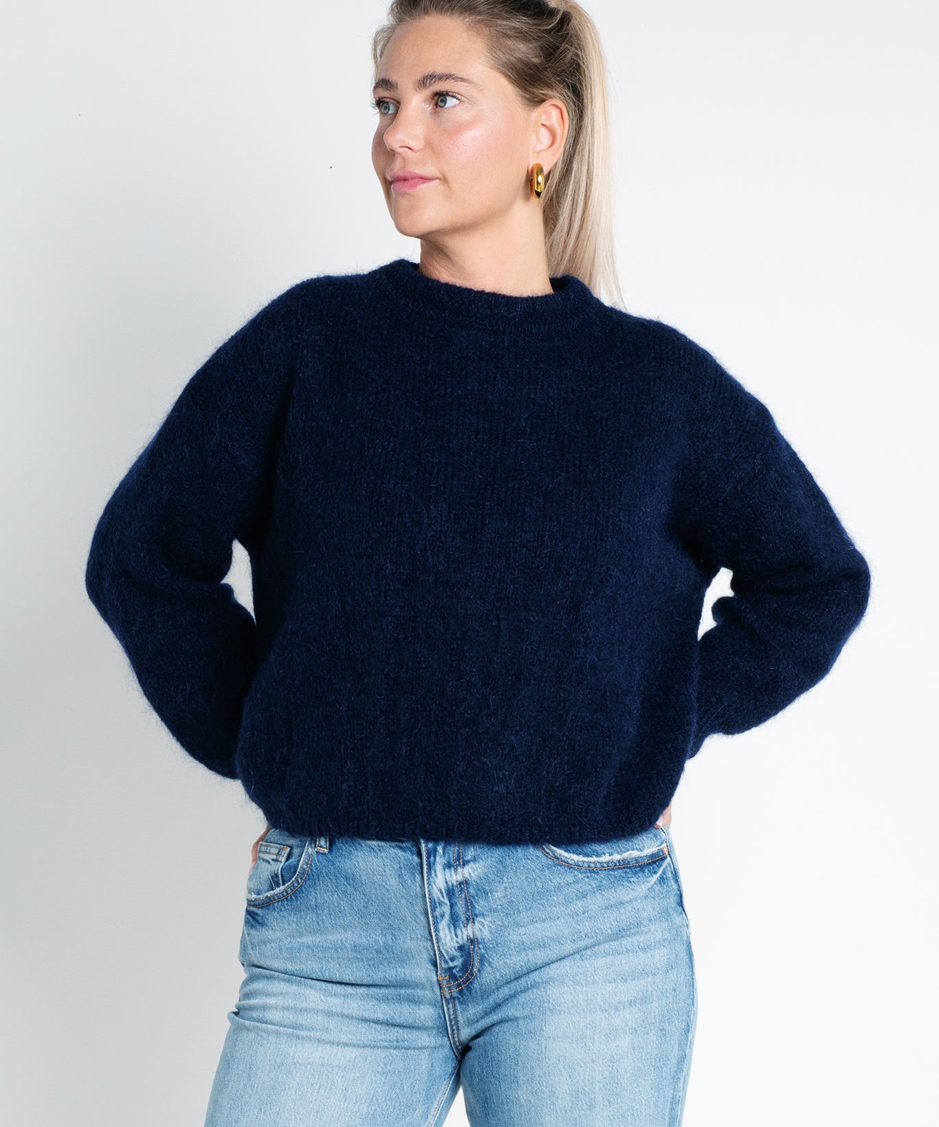 Strickpullover Oversized mit Rundhals Dunkelbraun von vorne