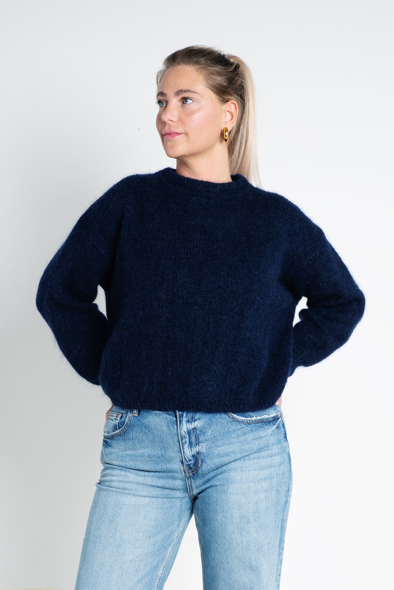 Strickpullover Oversized mit Rundhals Dunkelbraun von vorne