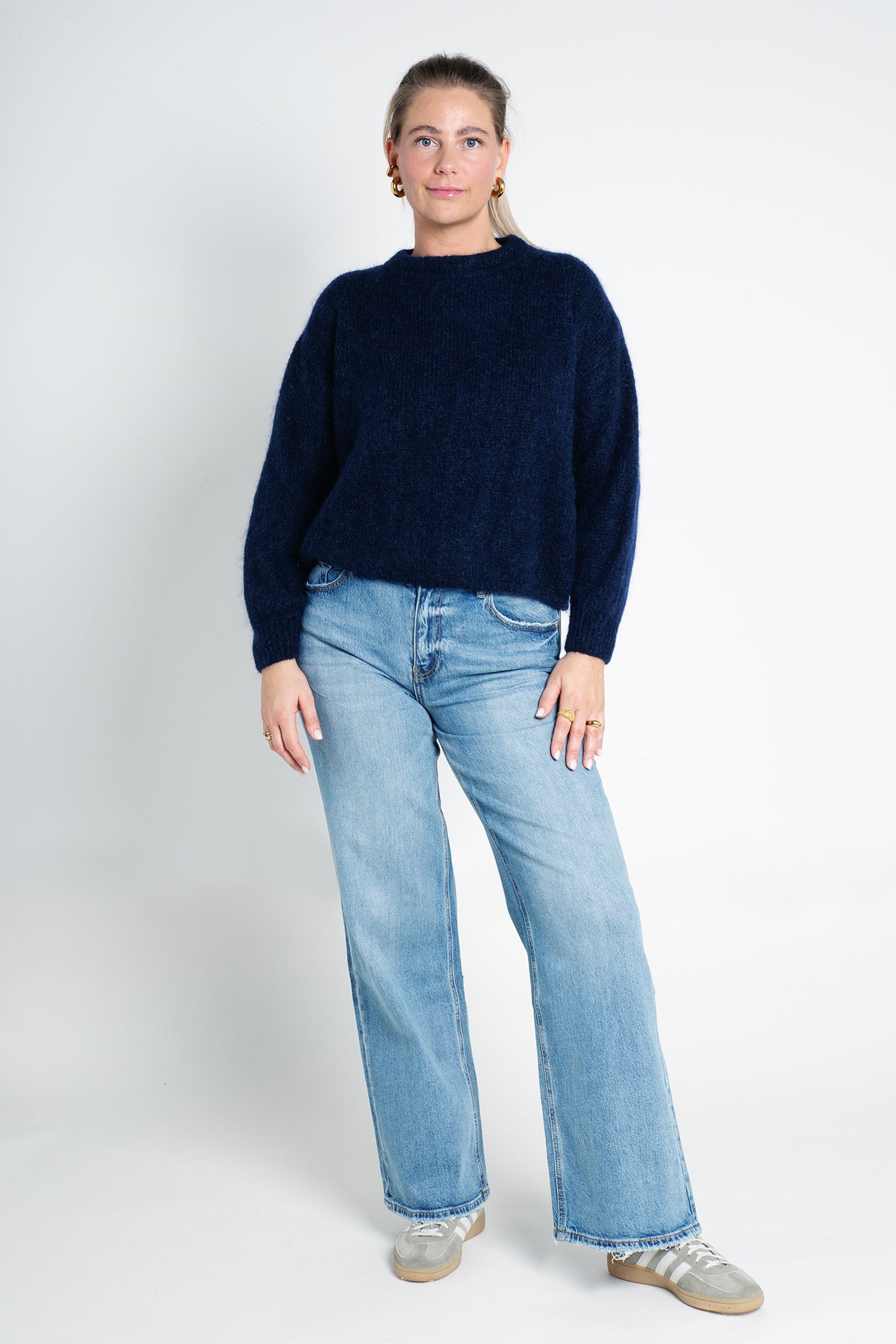 Strickpullover Oversized mit Rundhals Dunkelbraun Ganzkörper