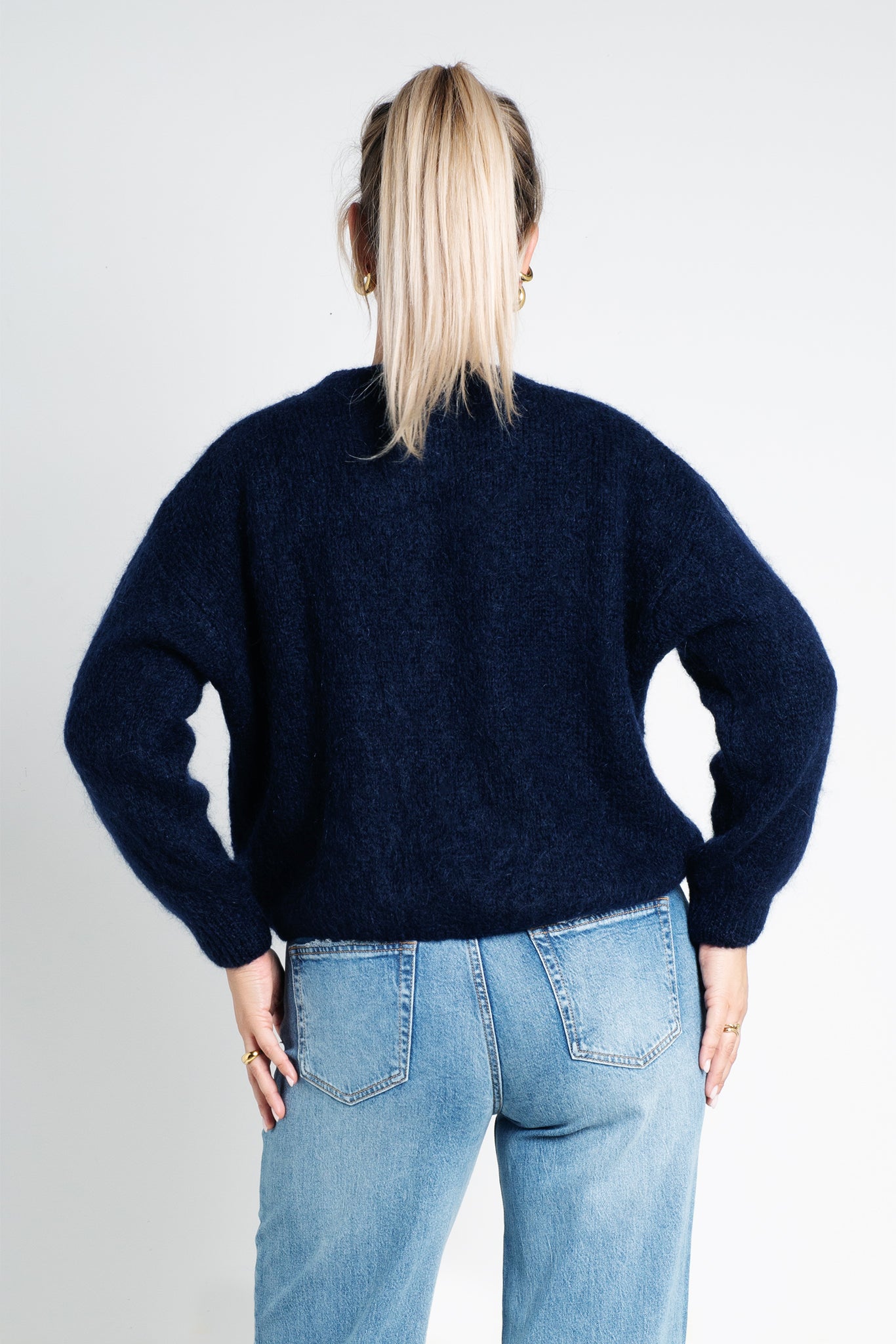 Strickpullover Oversized mit Rundhals Dunkelbraun von hinten