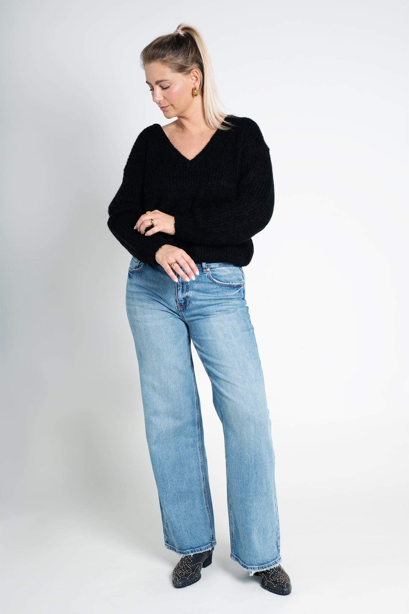 Strickpullover mit V-Ausschnitt Schwarz Ganzkörper