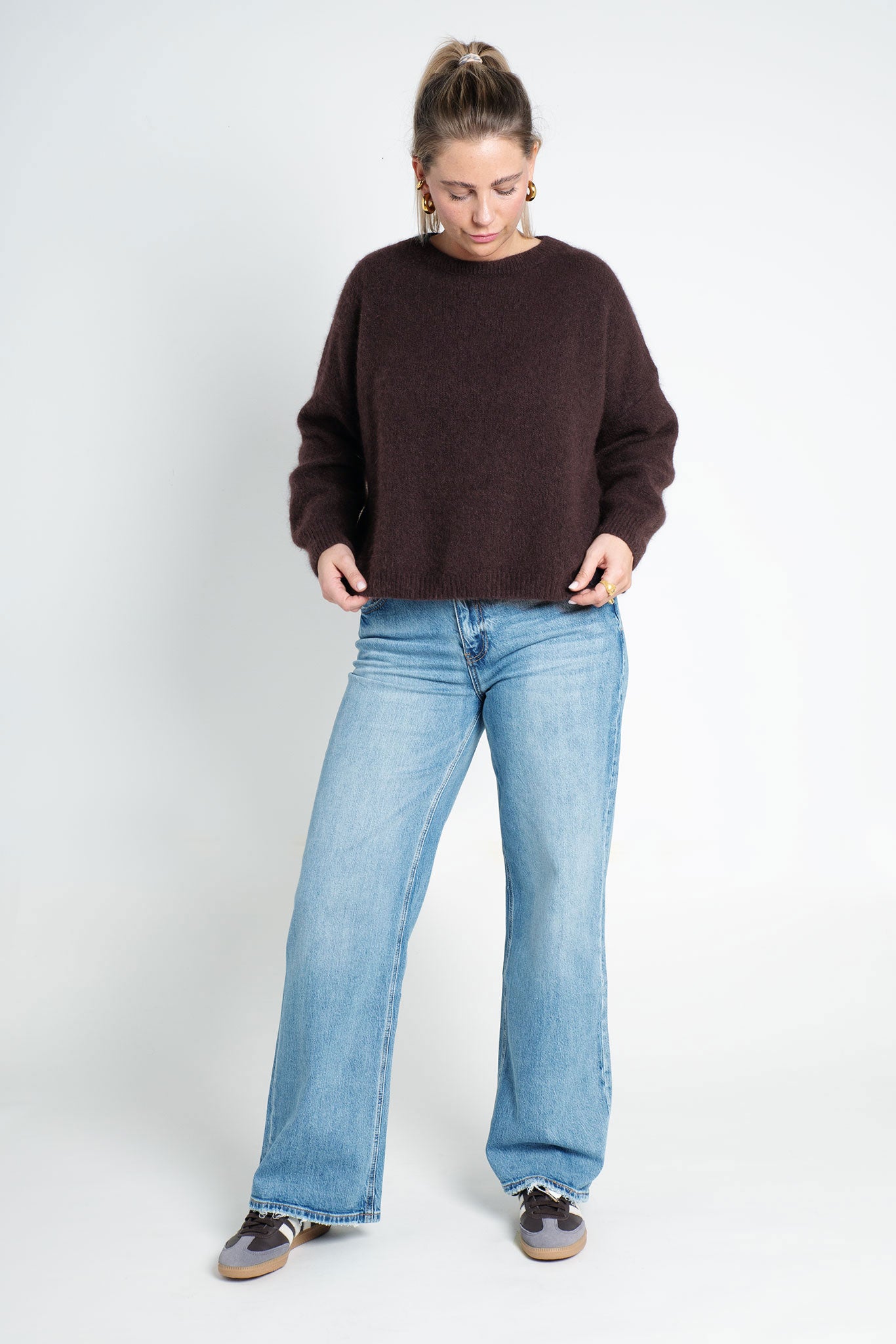 Strickpullover mit Rundhals Kuschelweich Dunkelbraun Ganzkörper