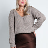 Strickpullover mit V-Ausschnitt Beige Greige von vorne