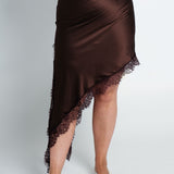 Satinrock mit Spitze & seitlichem Schlitz Dunkelbraun von vorne