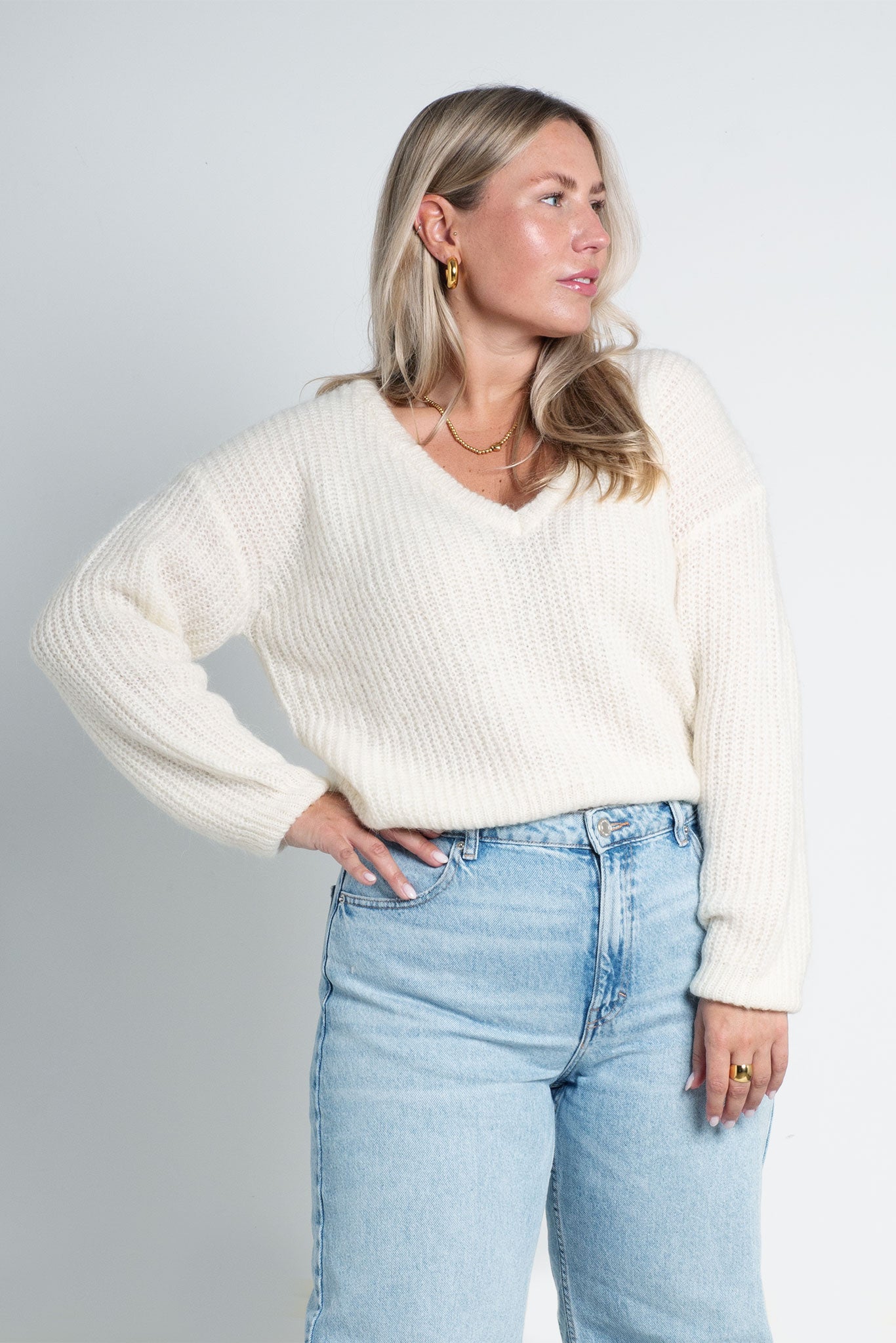 Strickpullover mit V-Ausschnitt Weiß Offwhite von vorne