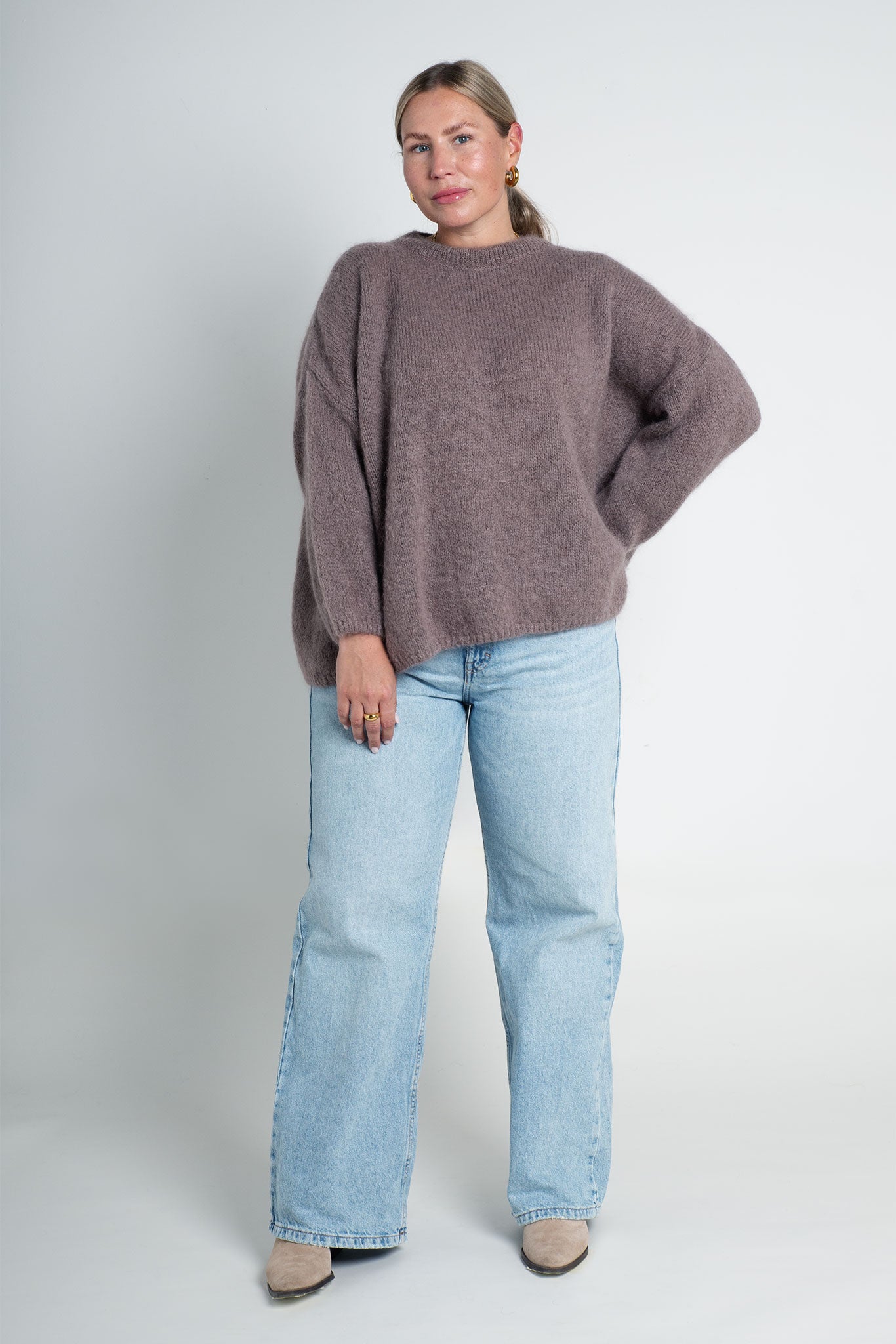 Strickpullover Oversized mit Rundhals Taupe Ganzkörper