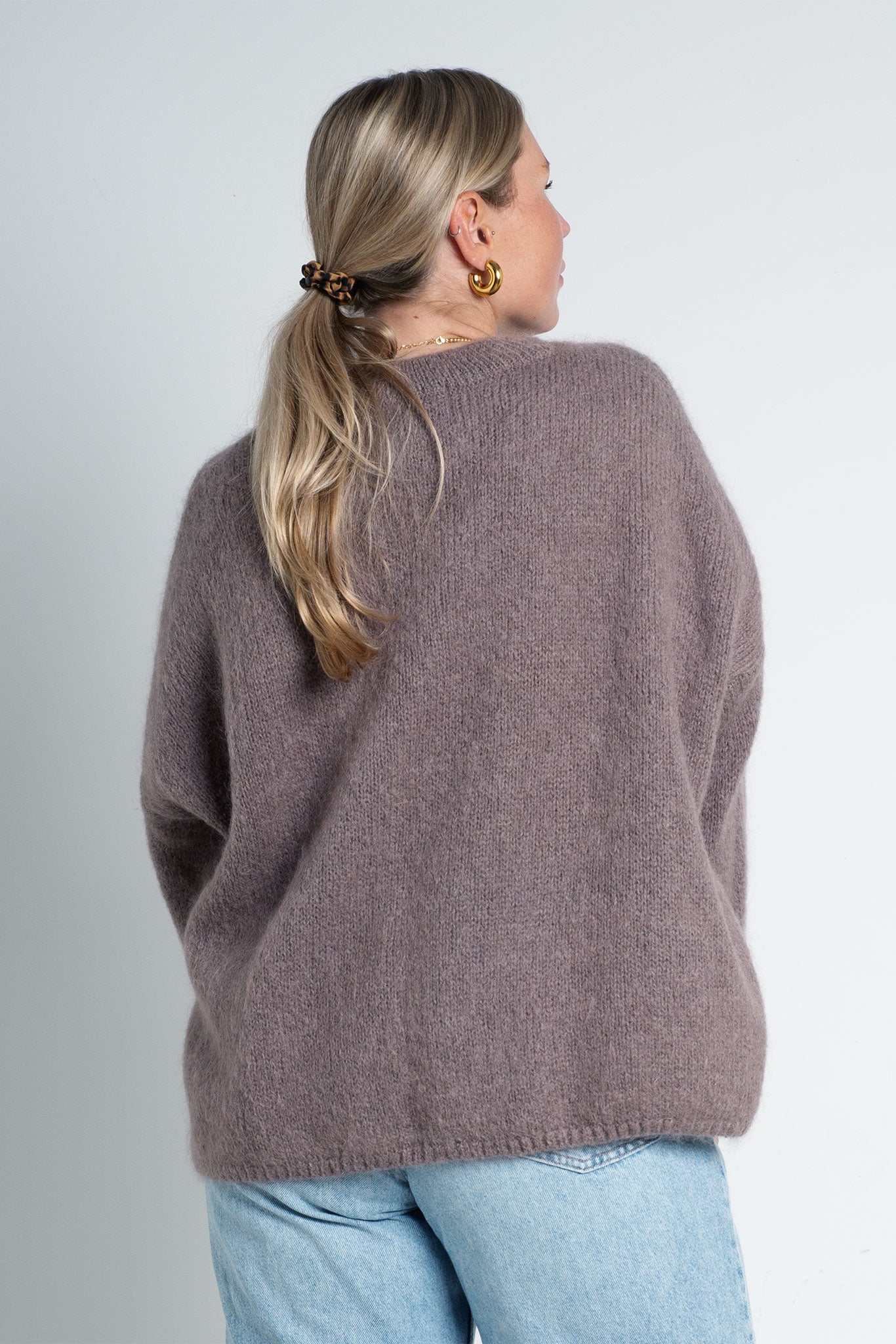 Strickpullover Oversized mit Rundhals Taupe von hinten