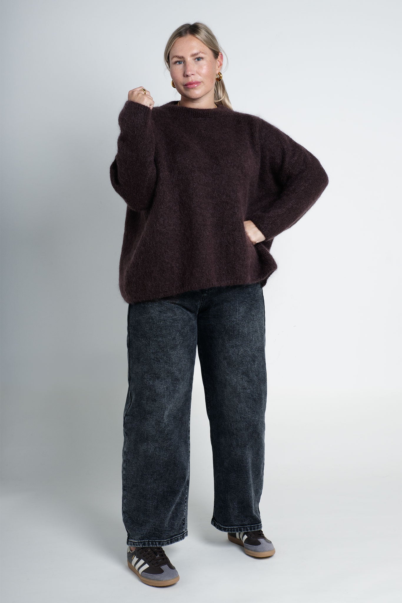 Strickpullover Oversized mit Rundhals Dunkelbraun Ganzkörper