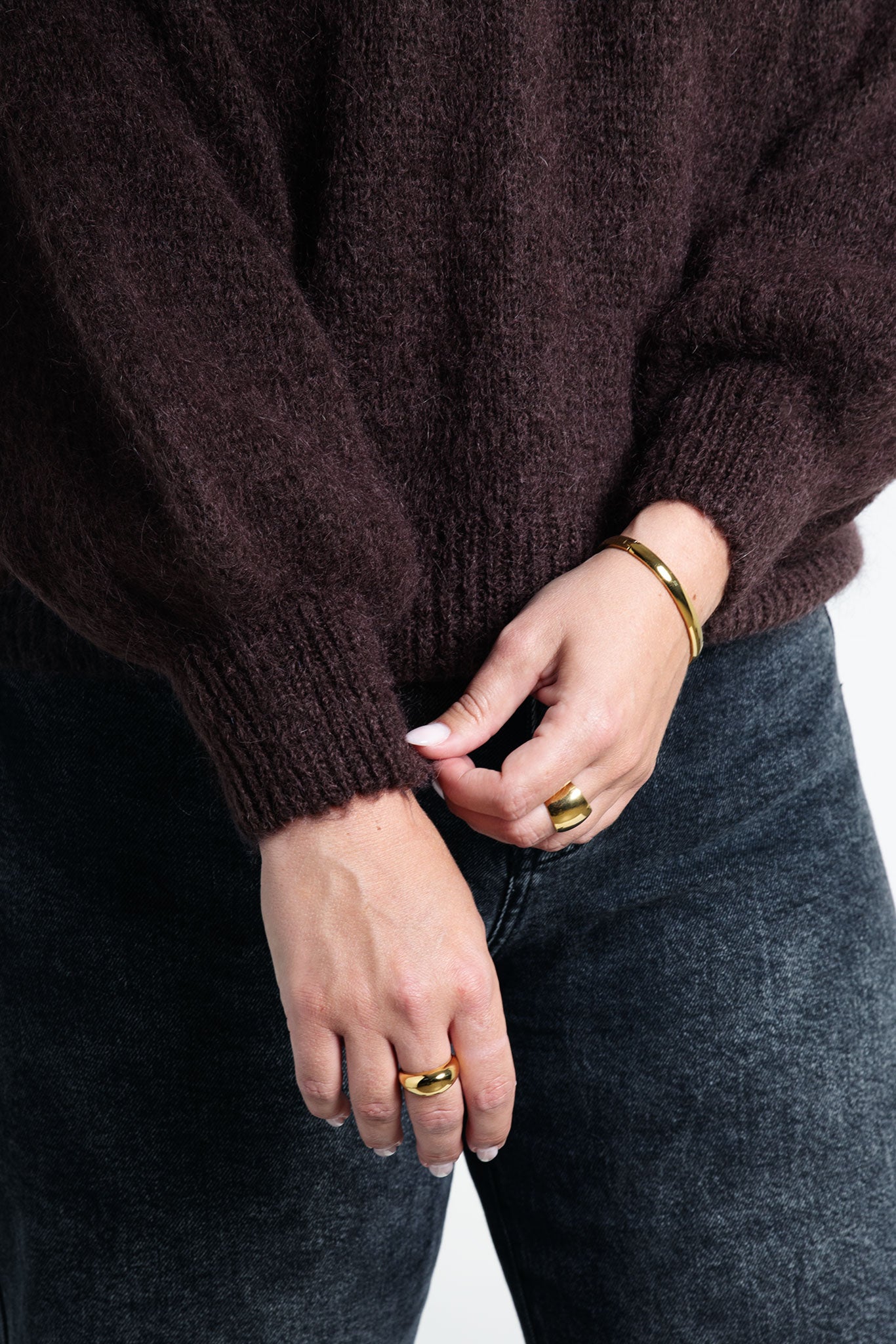 Strickpullover mit Rundhals & puffigen Ärmeln Dunkelbraun im Detail