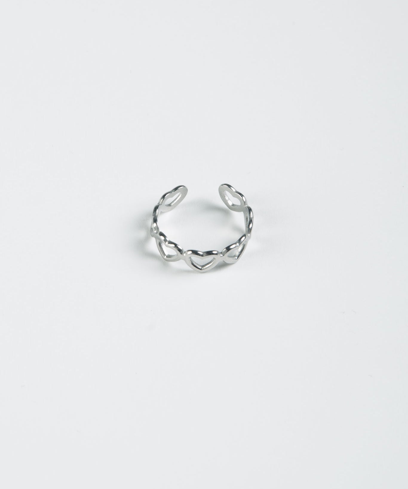 Ring Gereihte Herzen Edelstahl Silber von vorne