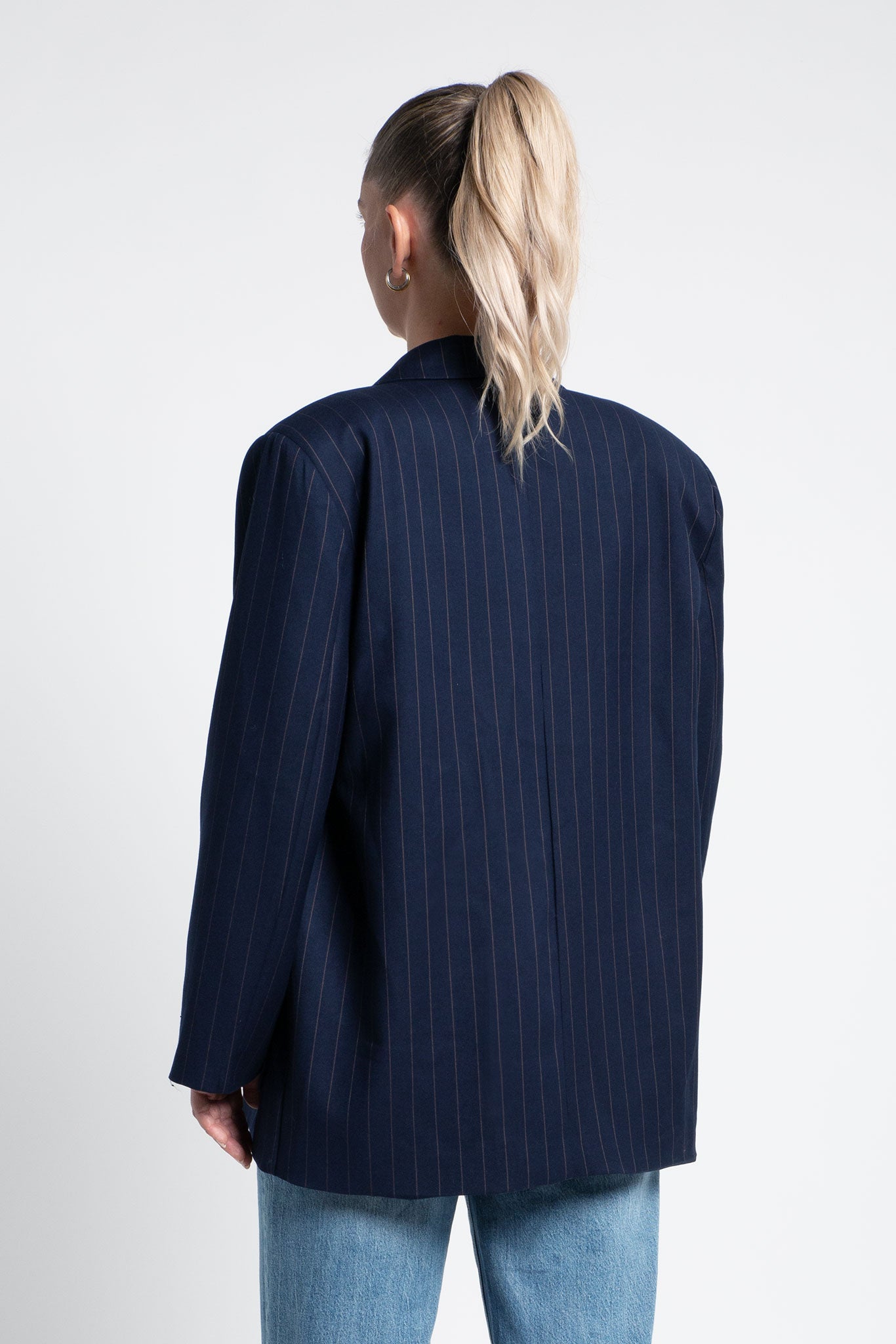 Blazer Oversized mit Nadelstreifen & leichten Schulterpolstern Dunkelblau Navy von hinten