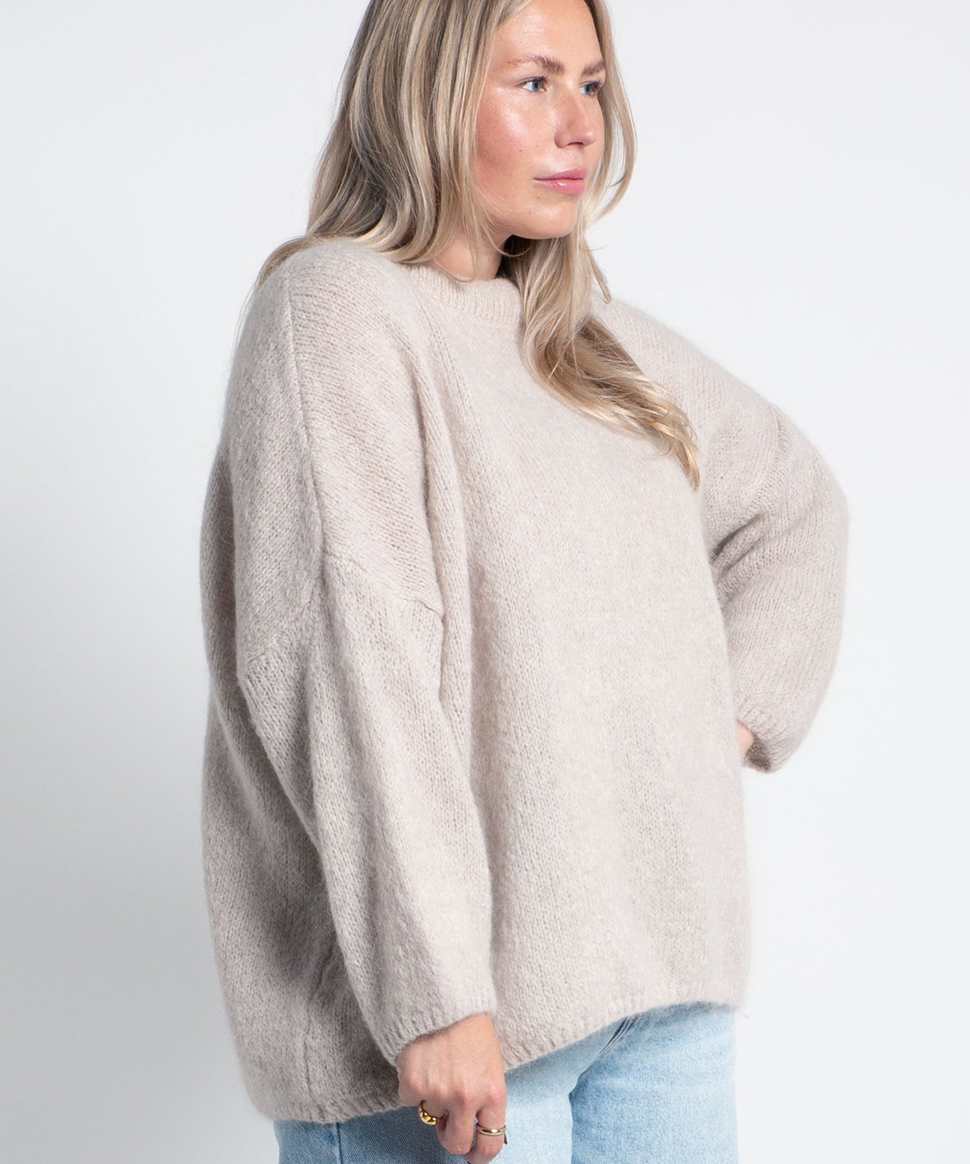 Strickpullover Oversized mit Rundhals Beige von vorne