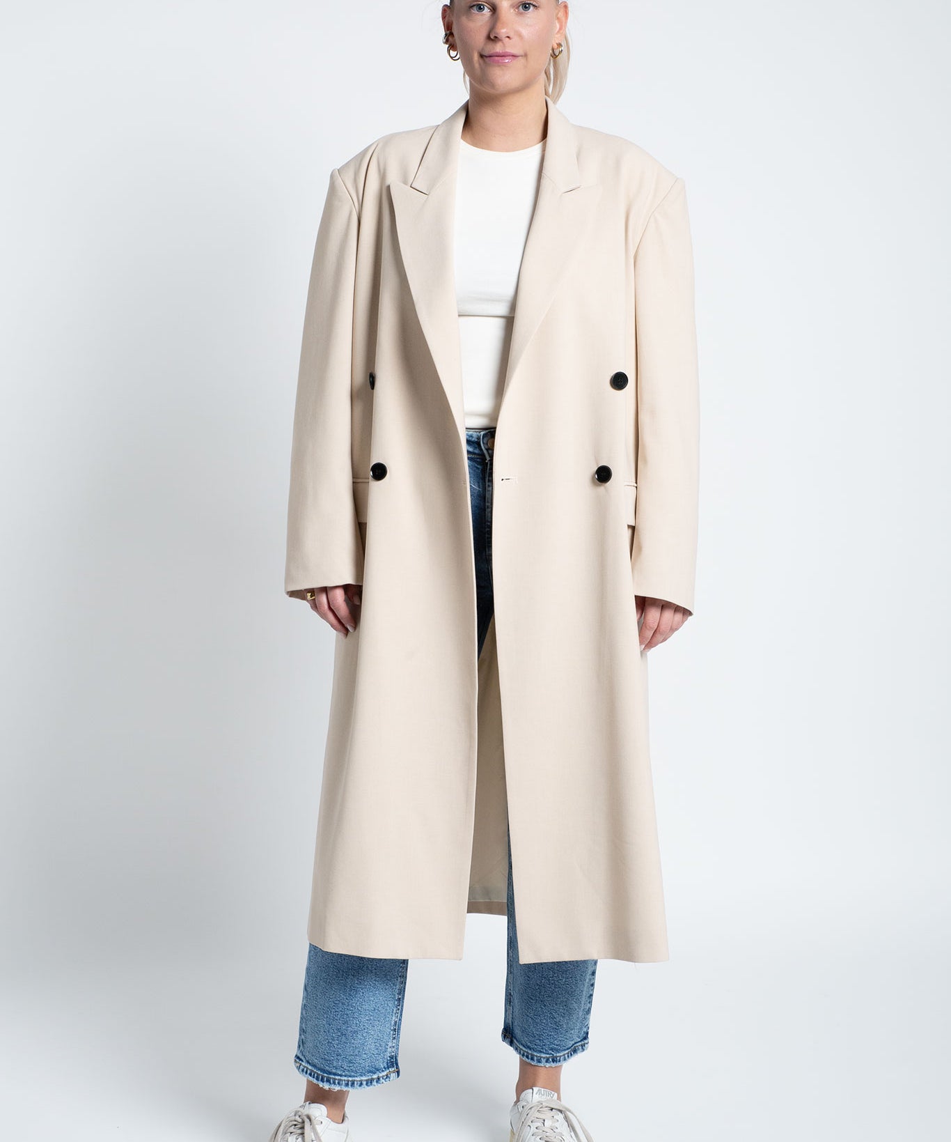 Mantel Maxi mit überschnittenen Schultern & Polstern Beige Ganzkörper frontal