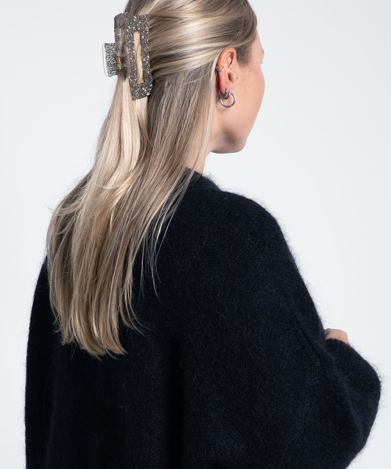 Haarklammer Groß Eckig Glitzersteine Dunkelgrau am Model