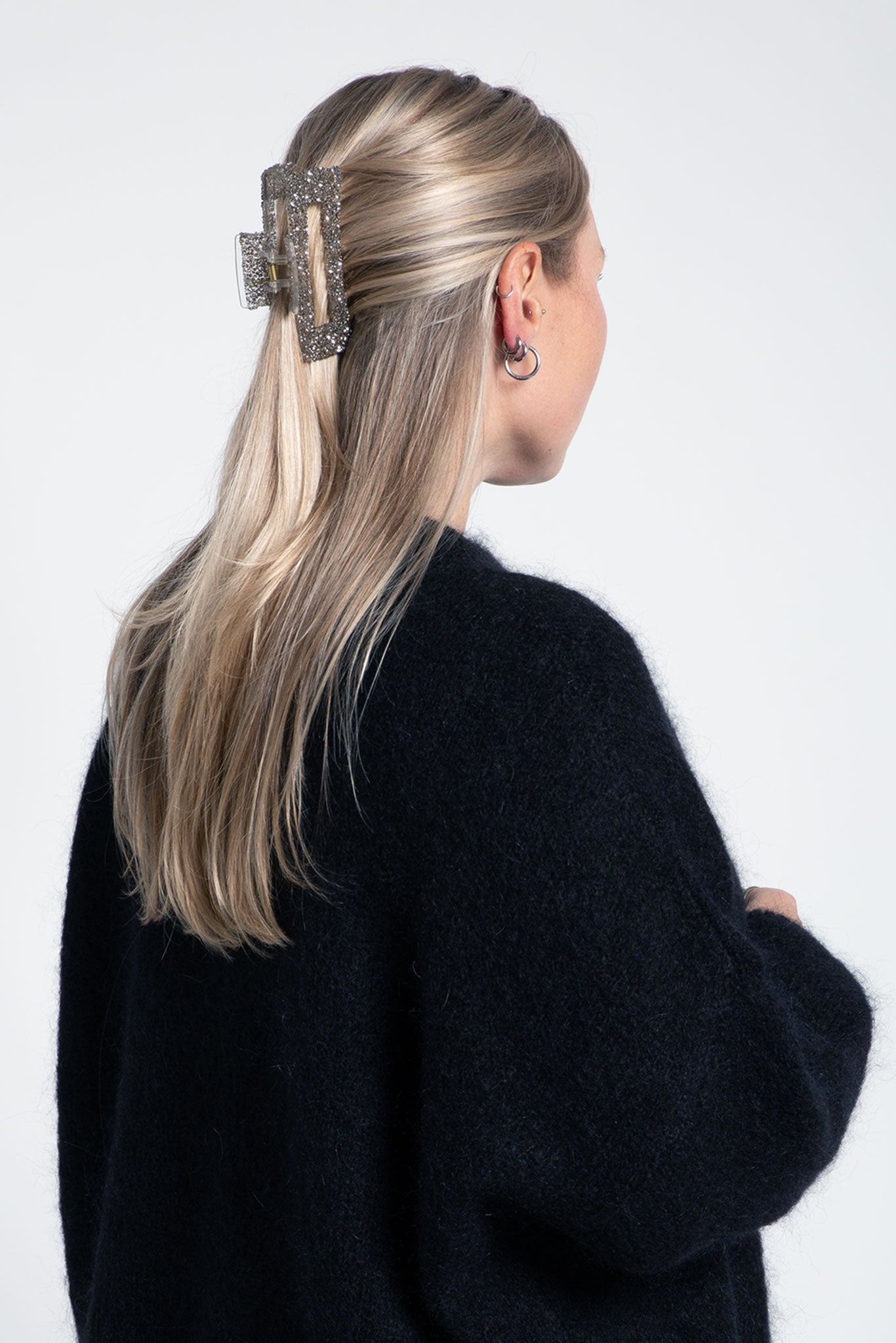 Haarklammer Groß Eckig Glitzersteine Dunkelgrau am Model