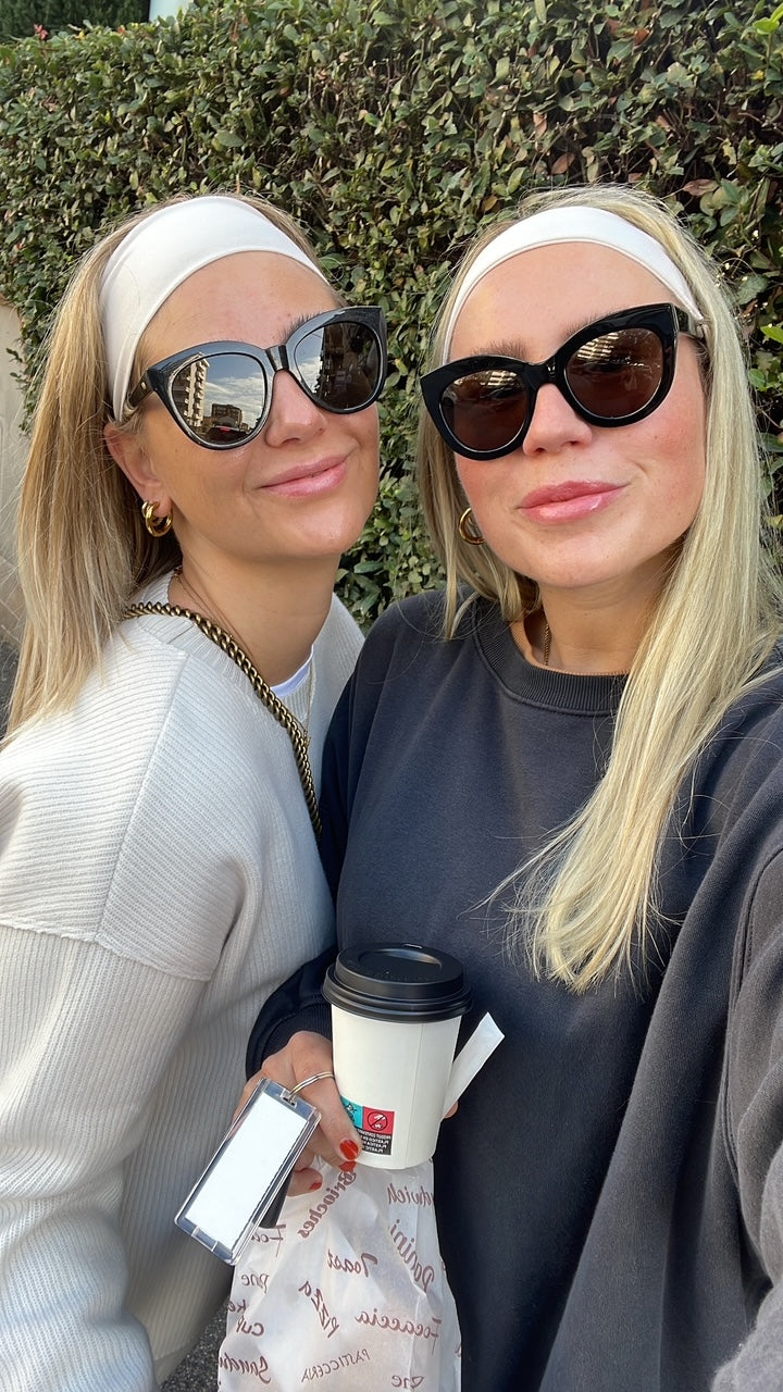 Blondes Alina und Vivienne Italien