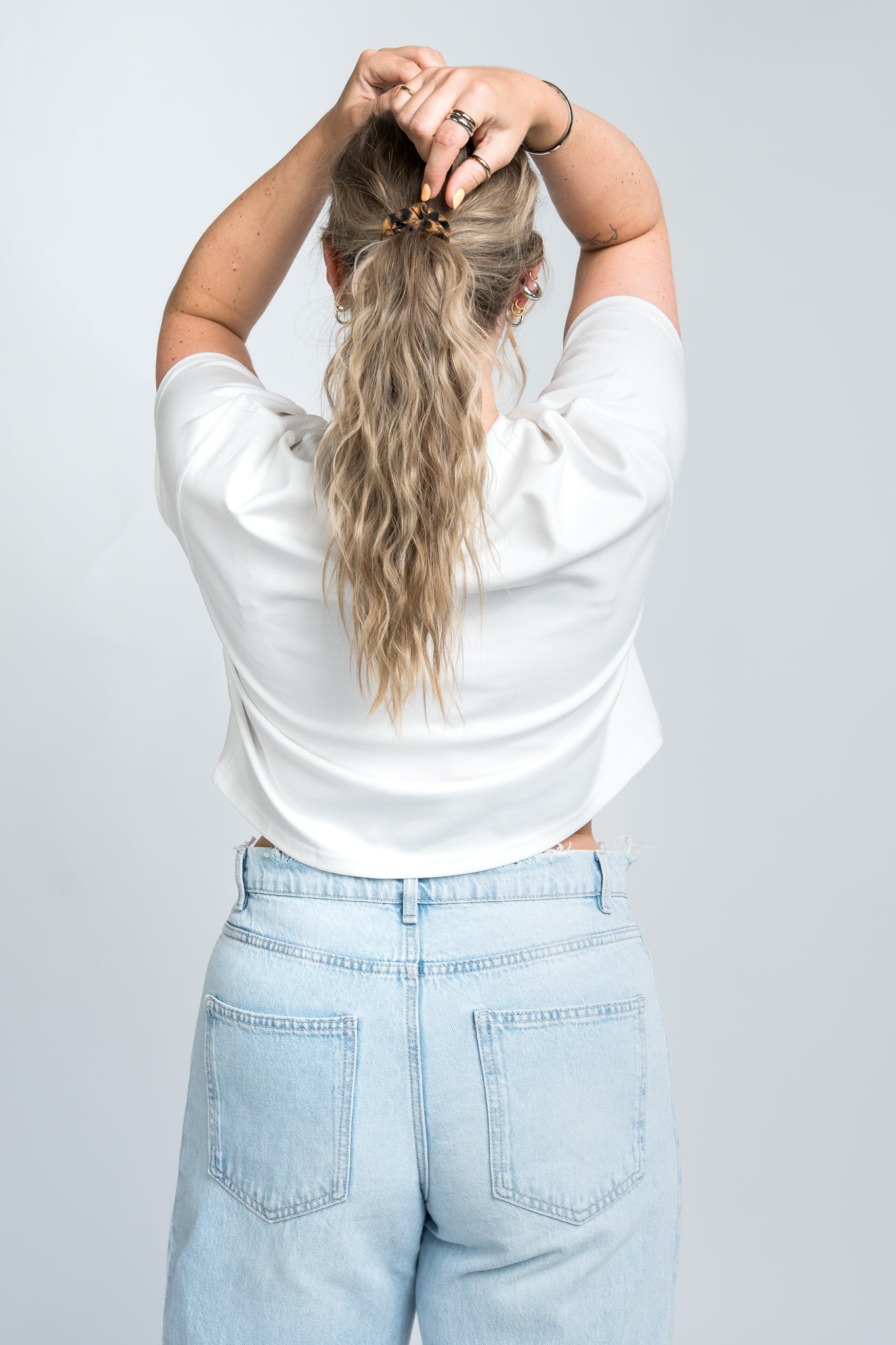 Crop Shirt Oversized Weiß von hinten