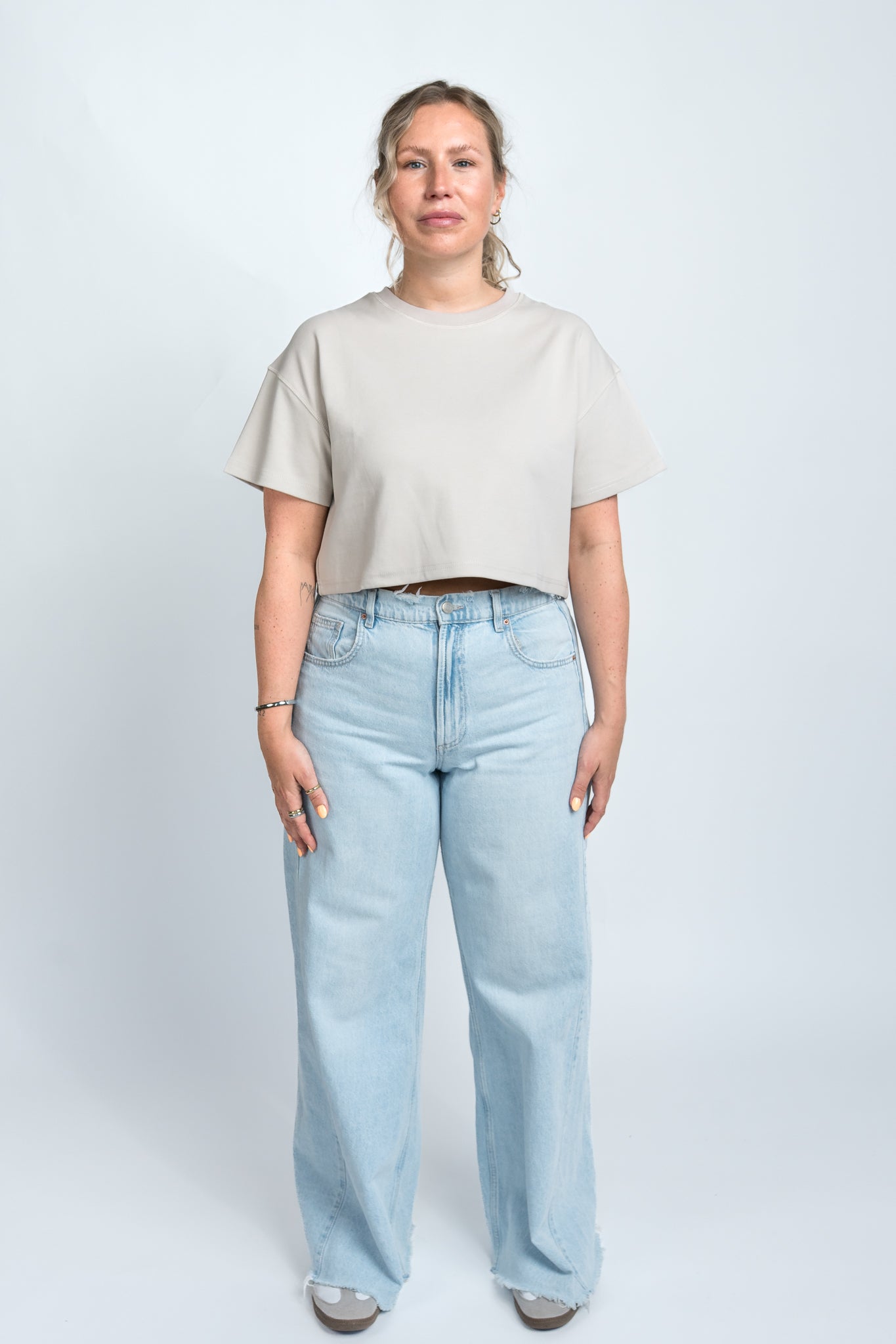 Crop Shirt Oversized Beige Ganzkörper