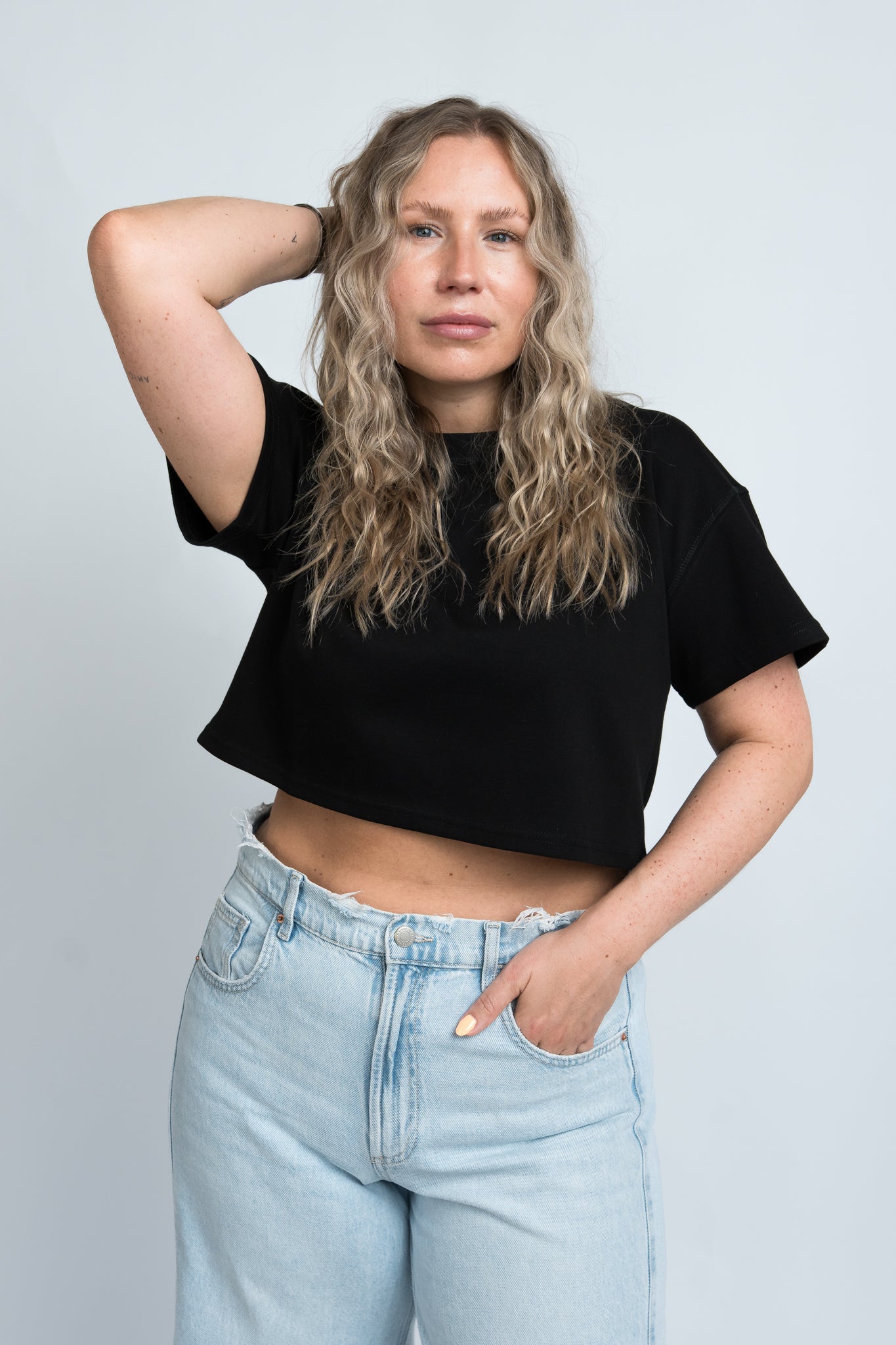 Crop Shirt Oversized Schwarz von vorne