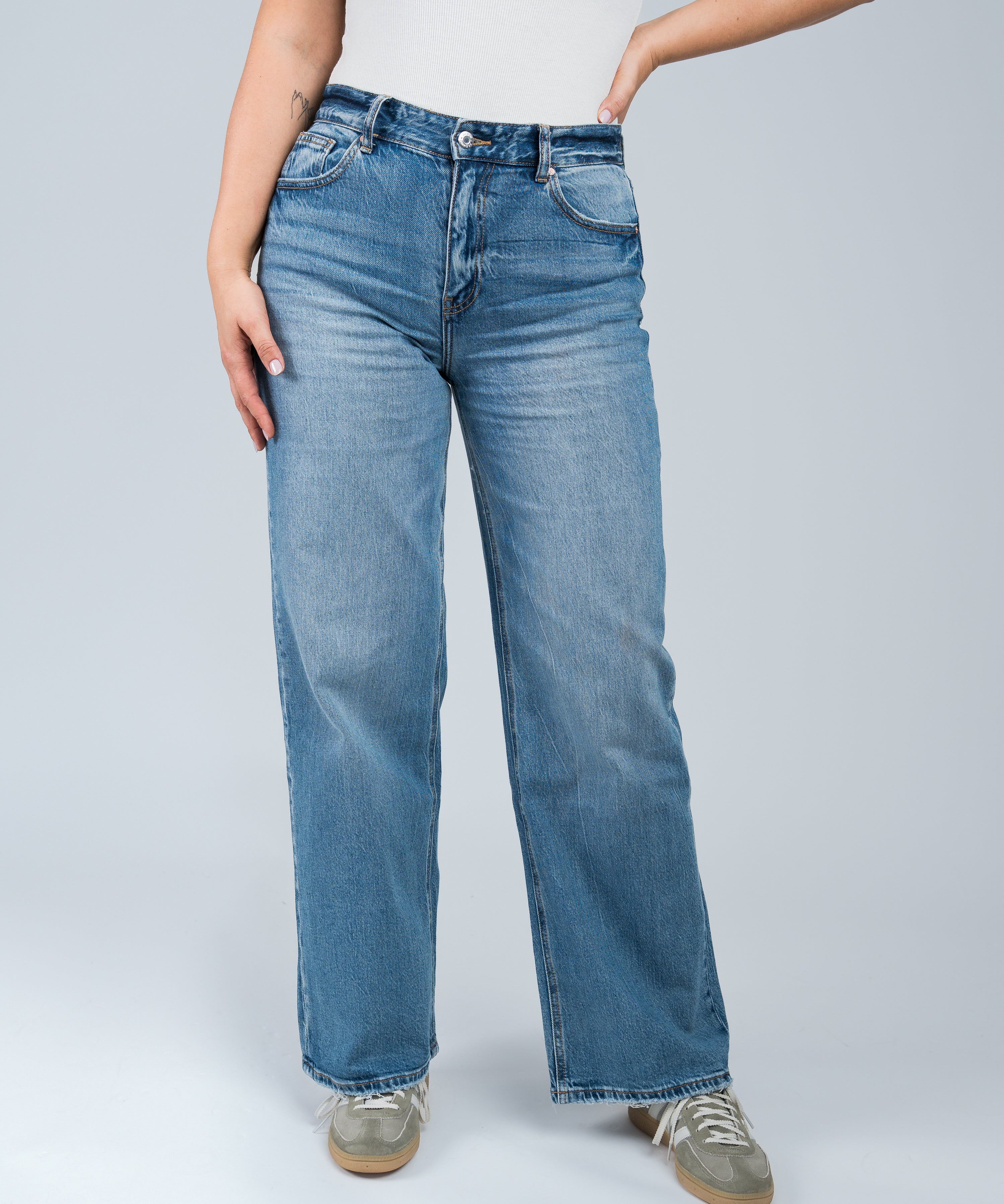Jeans High Waisted Wide Leg mit Waschung Dunkelblau von vorne