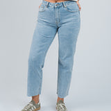 Jeans Mid Waisted Straight Fit Hellblau von vorne