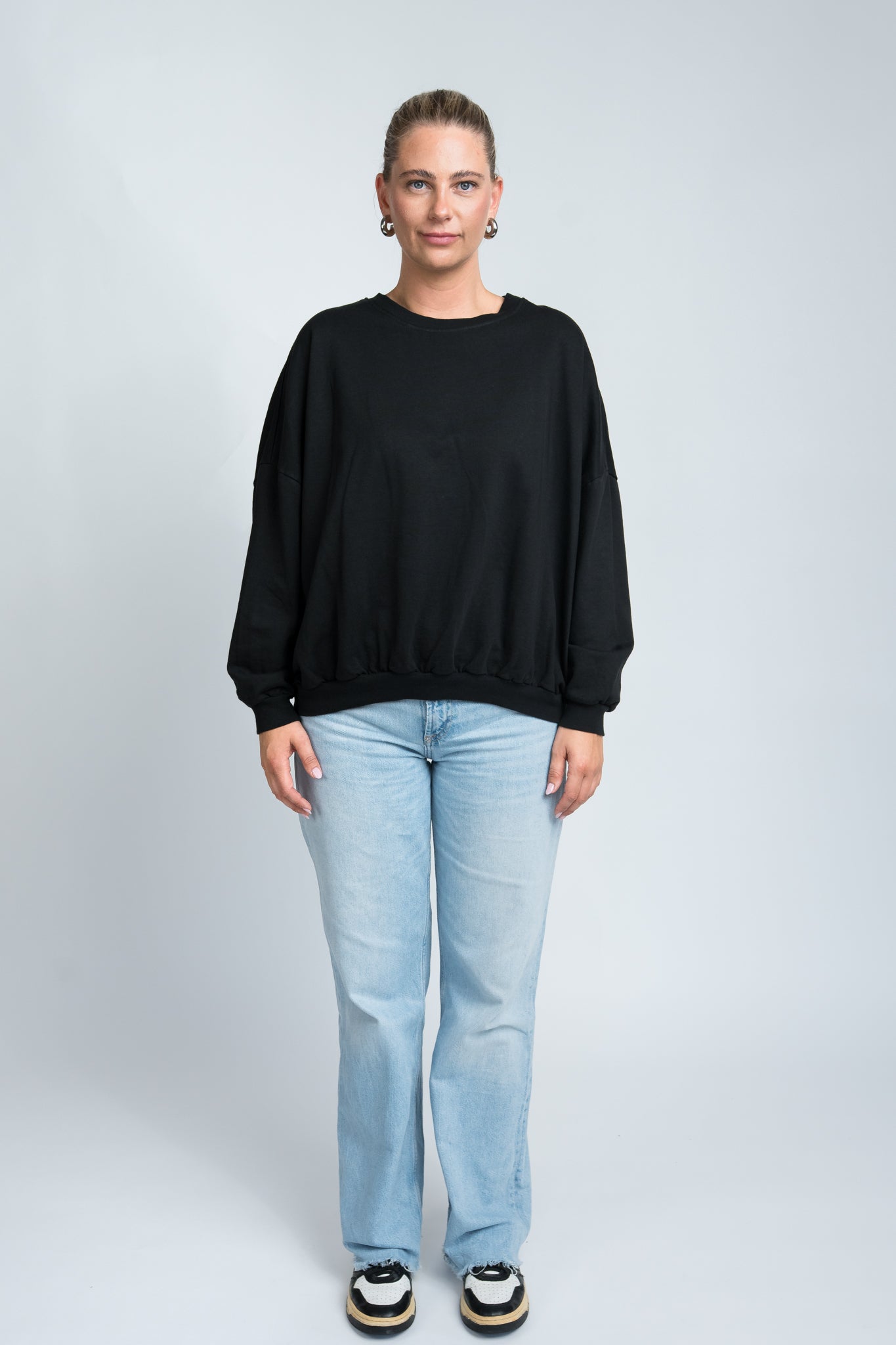 Sweater Oversized mit Bund Schwarz Ganzkörper lang