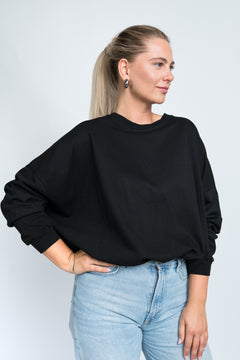 Sweater Oversized mit Bund Schwarz von vorne