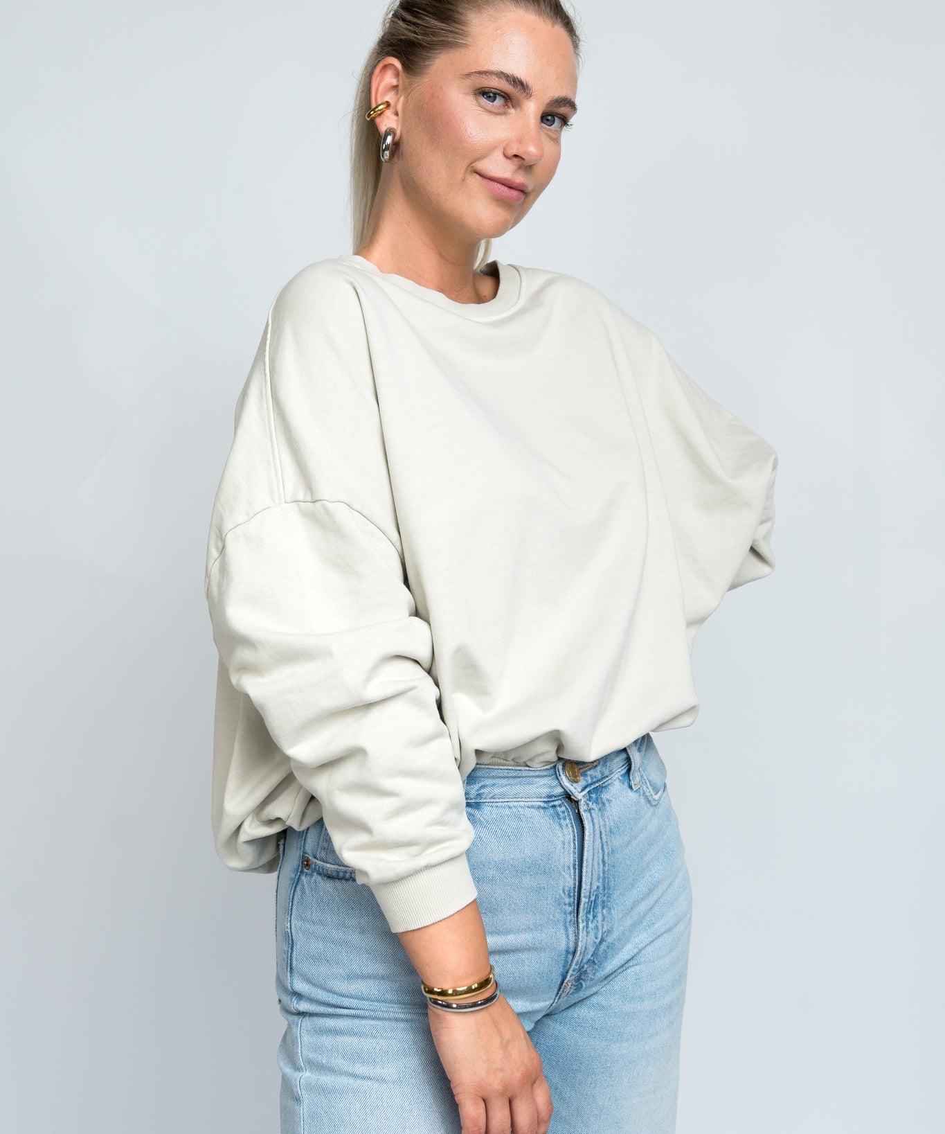 Sweater Oversized mit Bund Beige von vorne