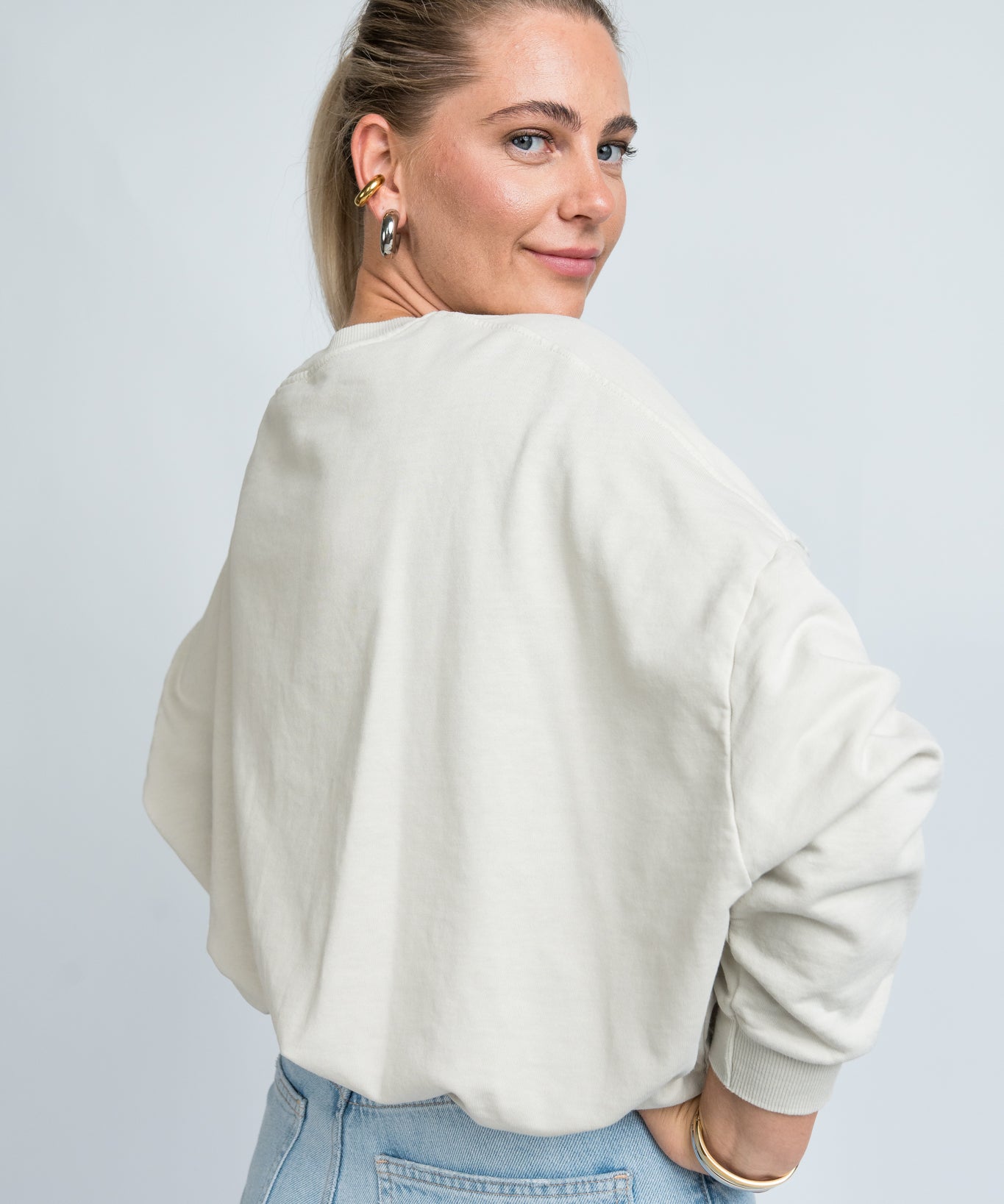 Sweater Oversized mit Bund Beige von hinten
