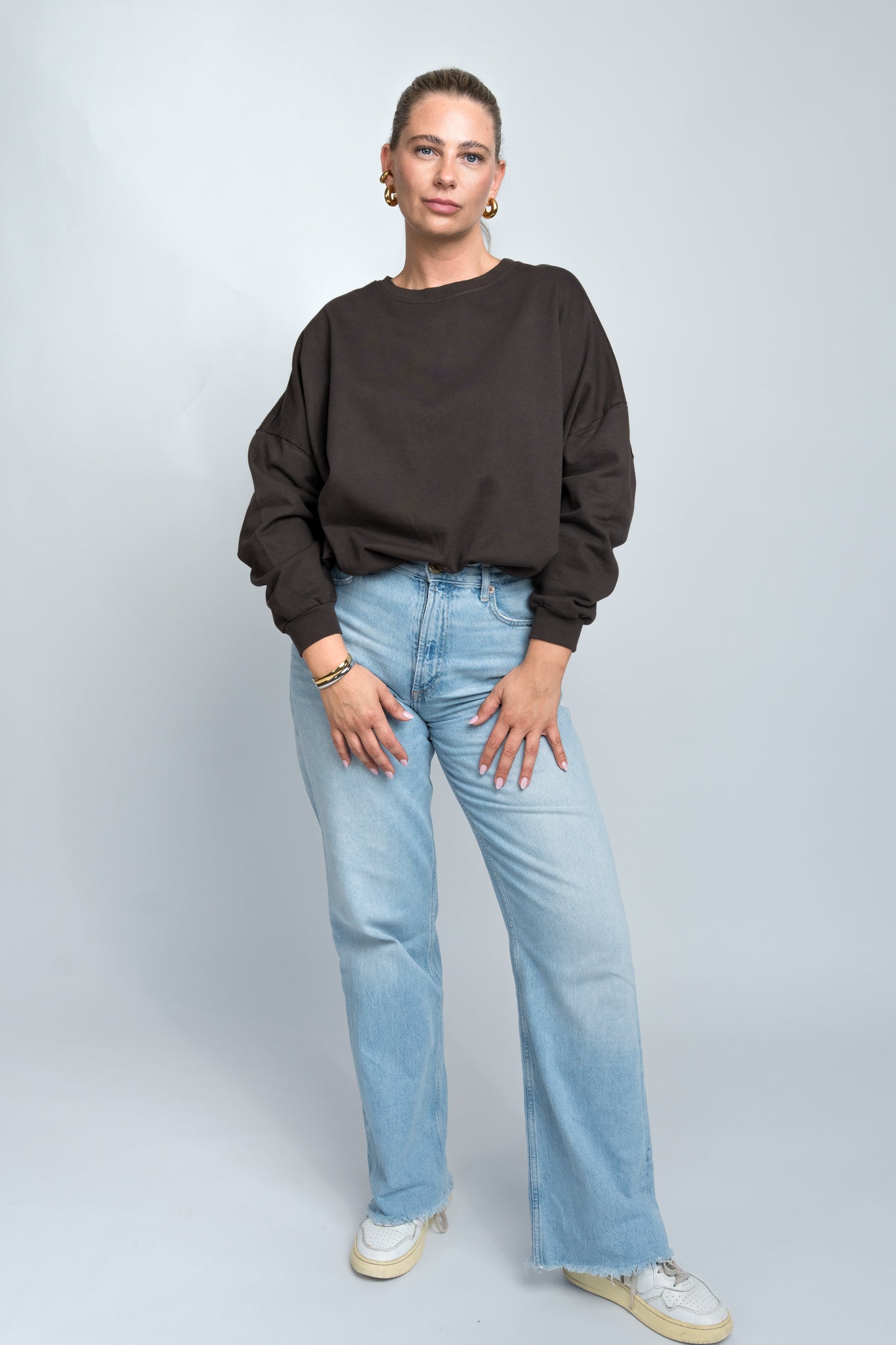 Sweater Oversized mit Bund Dunkelbraun Ganzkörper