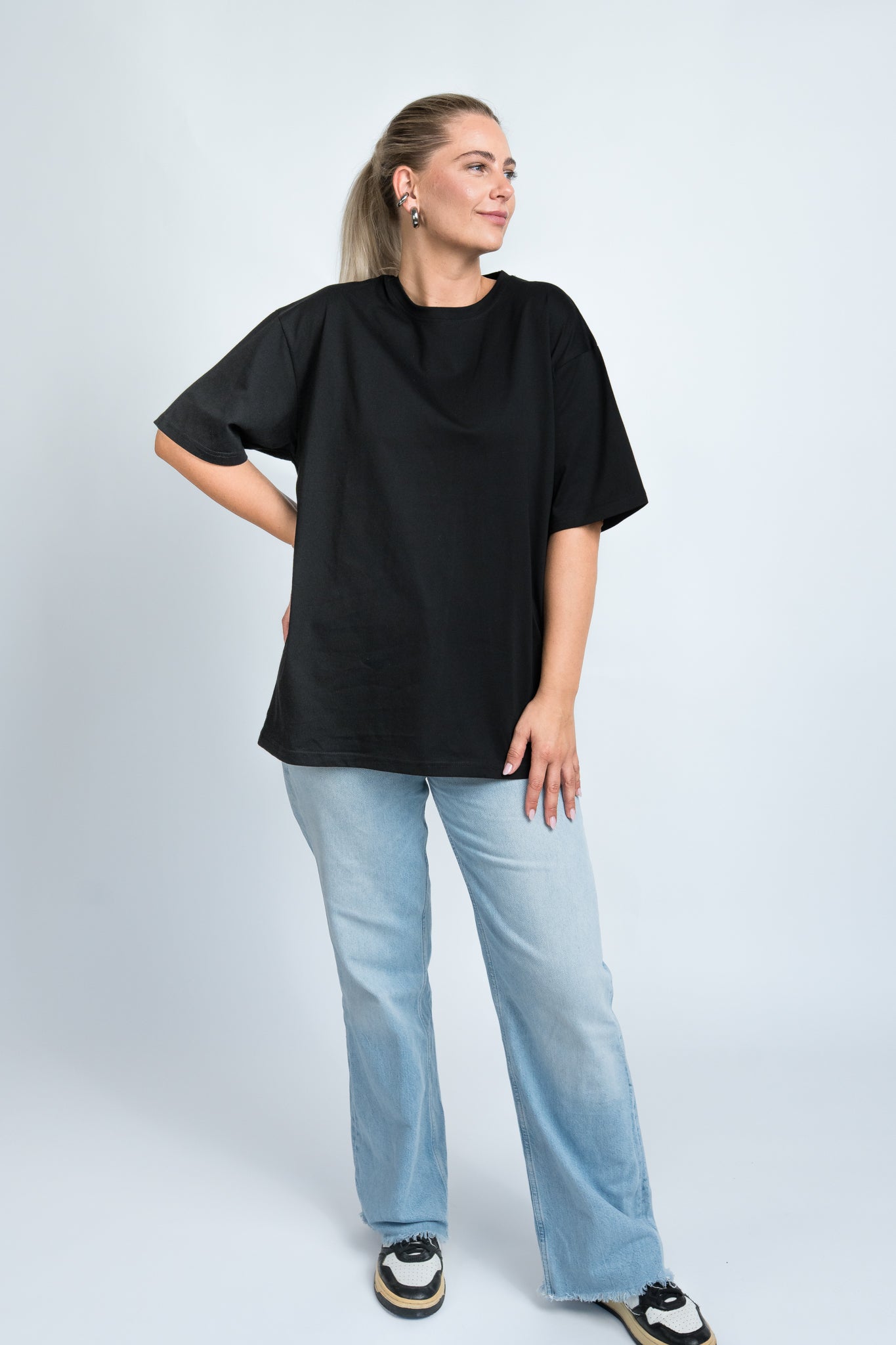 Oversized T-Shirt Basic Schwarz Ganzkörper