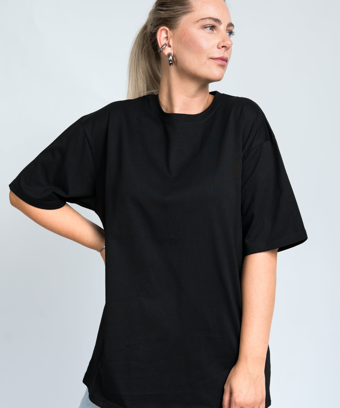 Oversized T-Shirt Basic Schwarz von vorne