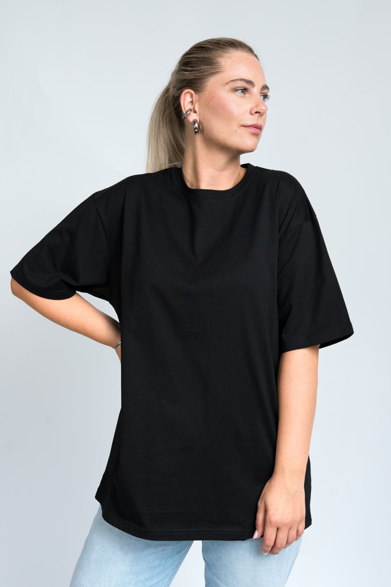 Oversized T-Shirt Basic Schwarz von vorne