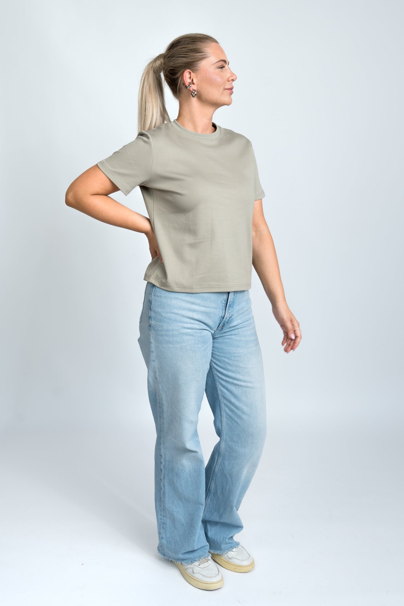 T-Shirt Kastig Mittellang Grün Ganzkörper