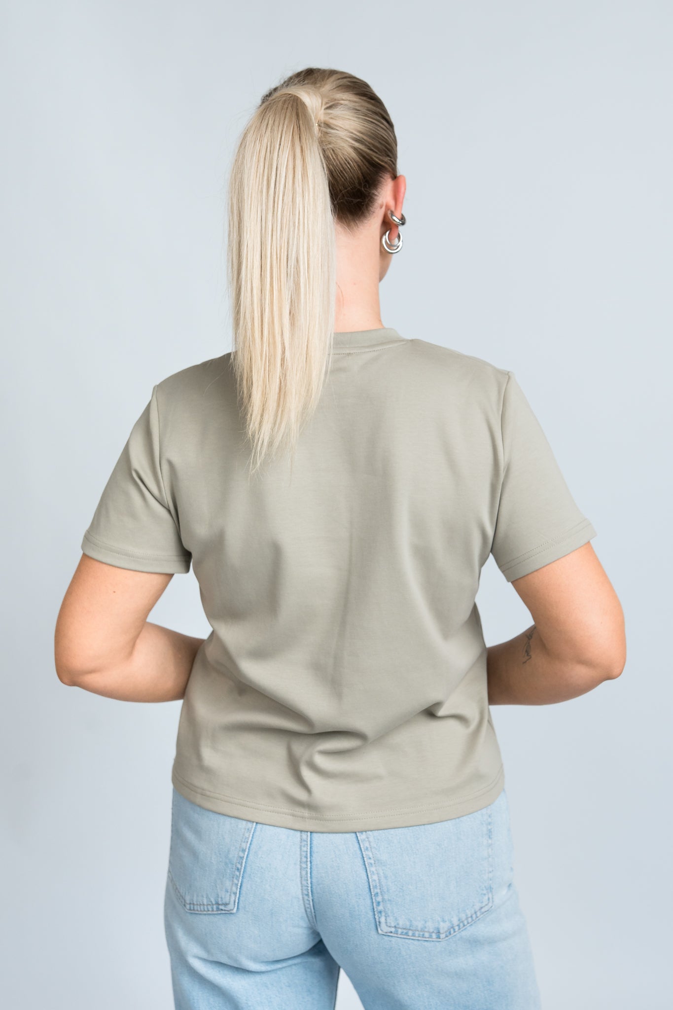 T-Shirt Kastig Mittellang Grün von hinten